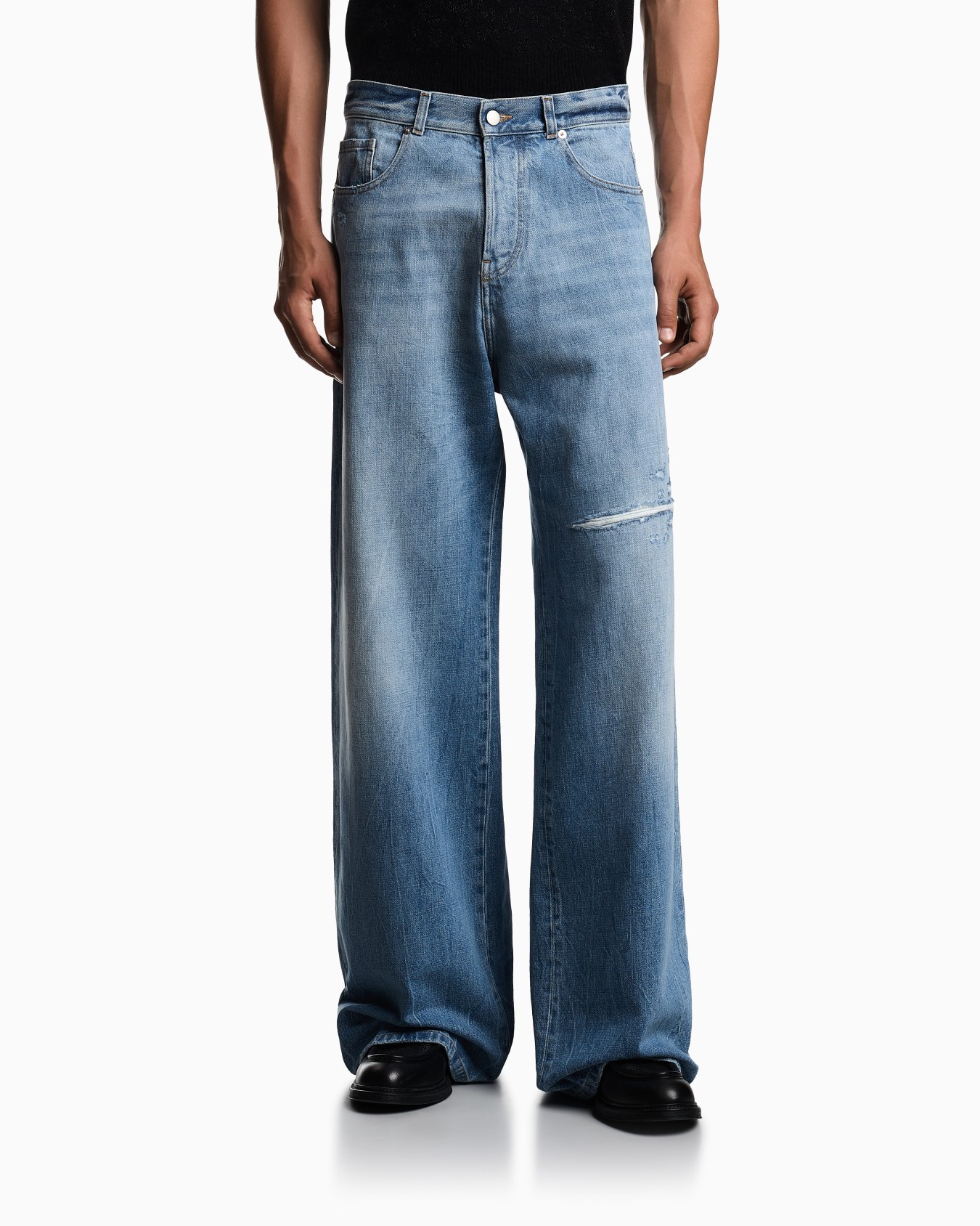 Loose Jeans Slide 3