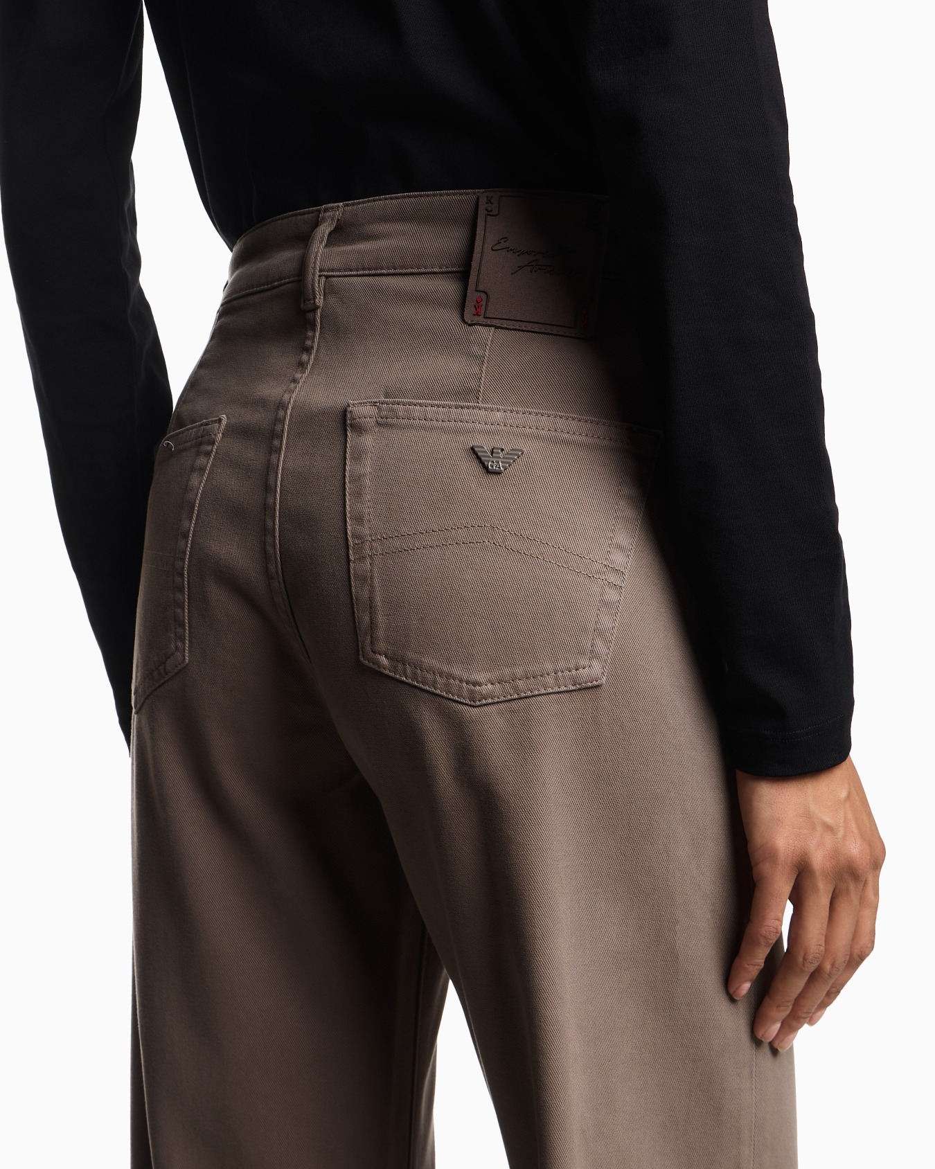J33 Mid-rise, cropped wide-leg jeans in garment-dyed stretch drill Slide 4