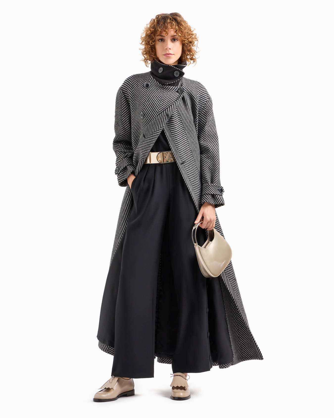 Technical cady blouse with buttons on the sleeve Slide 4