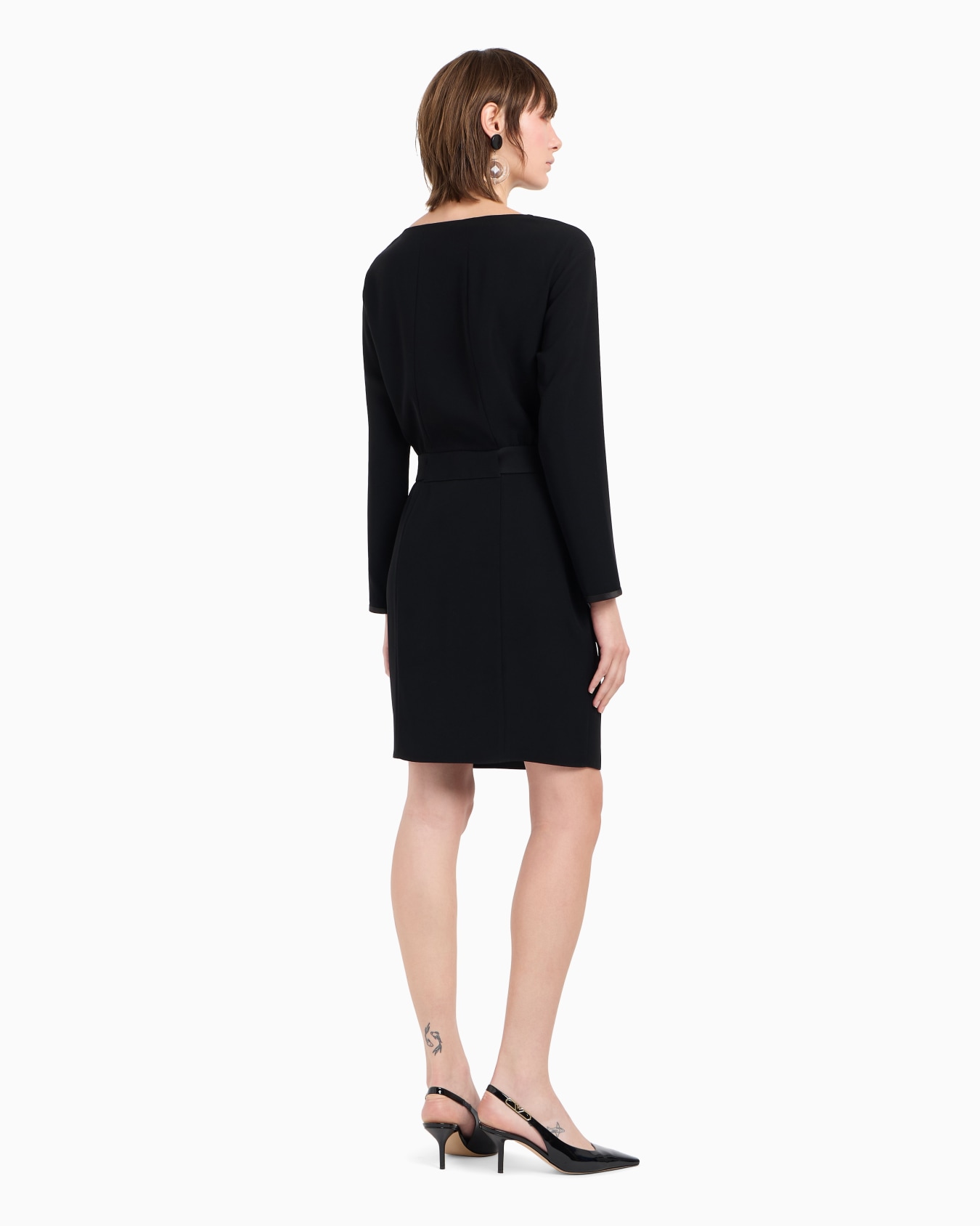 Tech cady dress with boat neckline and belt Slide 2