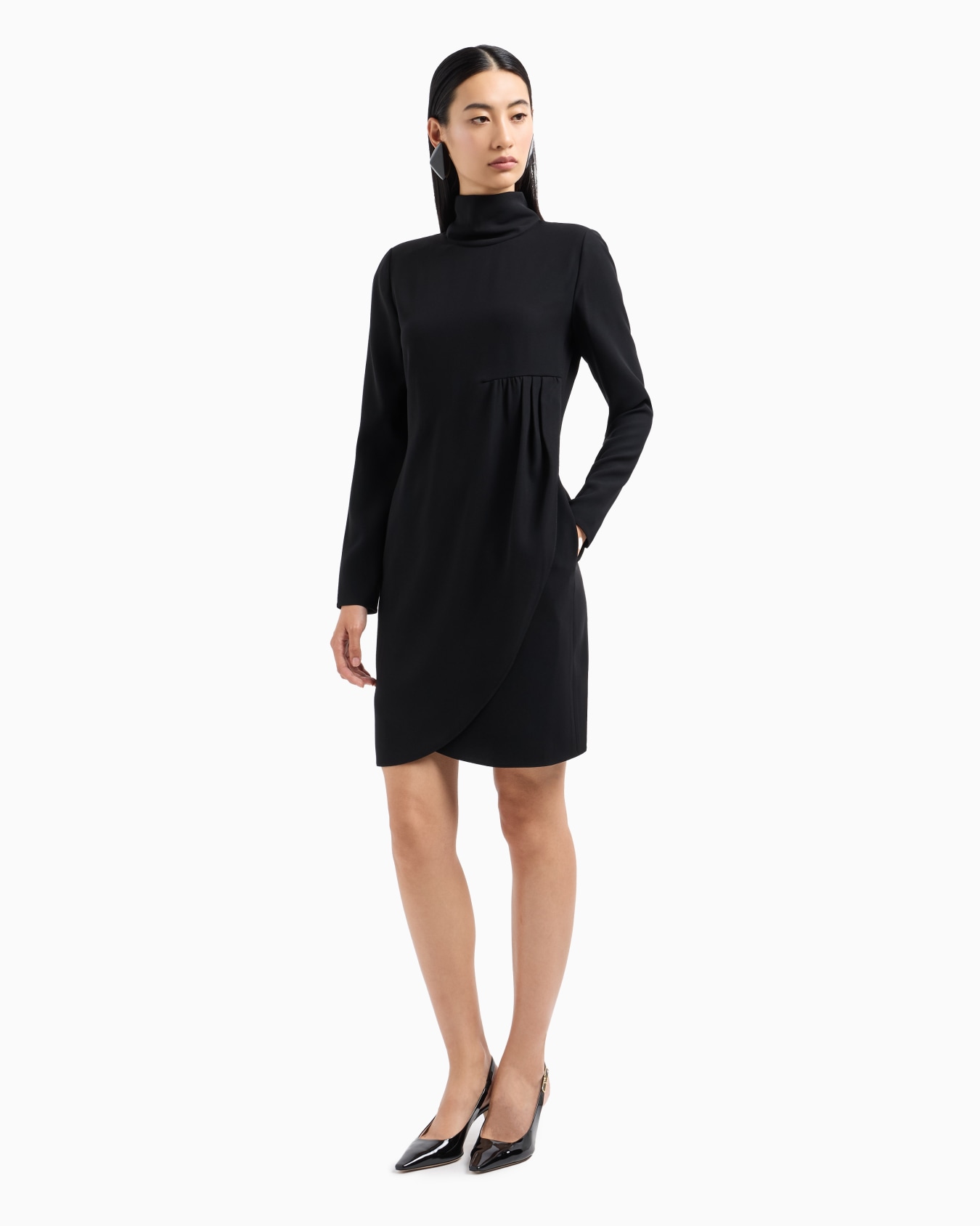 Robe col roulé avec bas tulipe en cady technique Diapositive 1