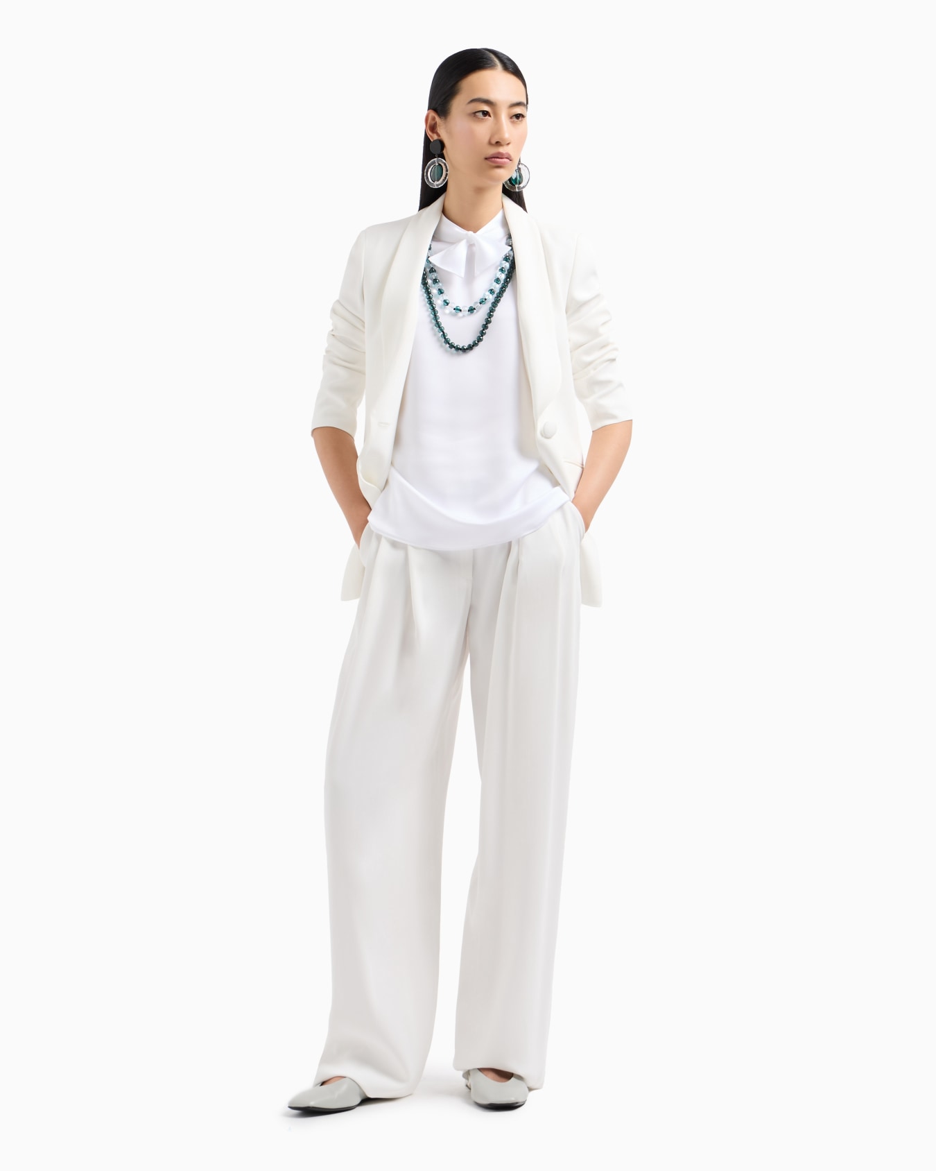 Bluse mit Schleifenkragen aus Satin Folie 3