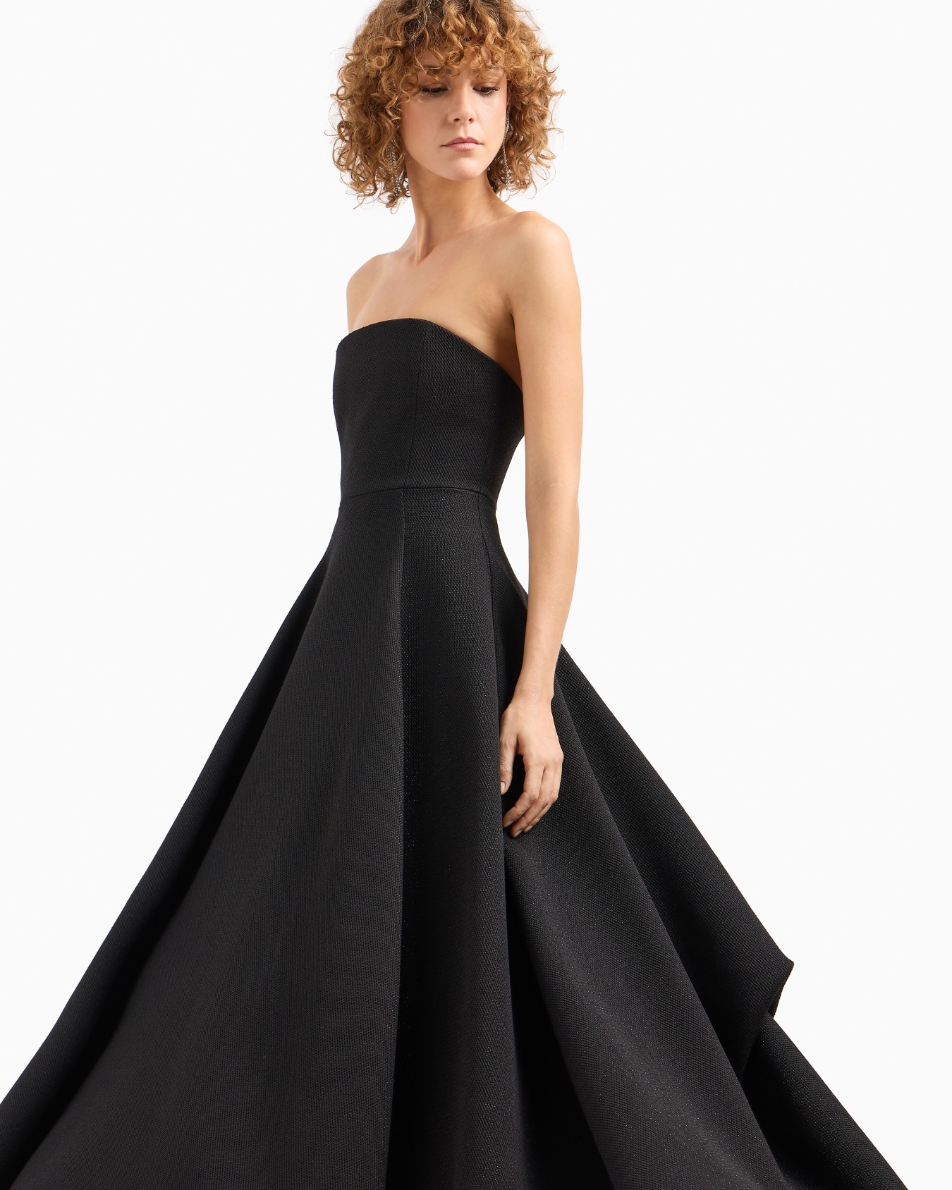 Abito lungo con bustier in tessuto tecno lurex armaturato Slide 6