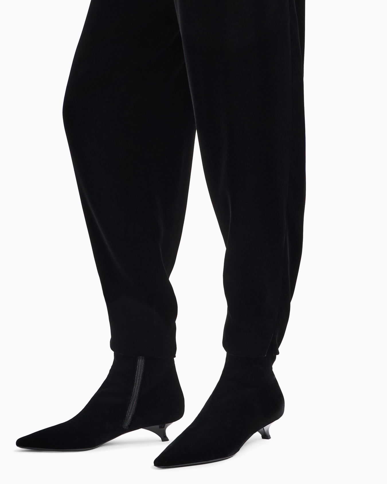 Liquid-velvet elasticated-waist trousers with an oval leg Slide 5