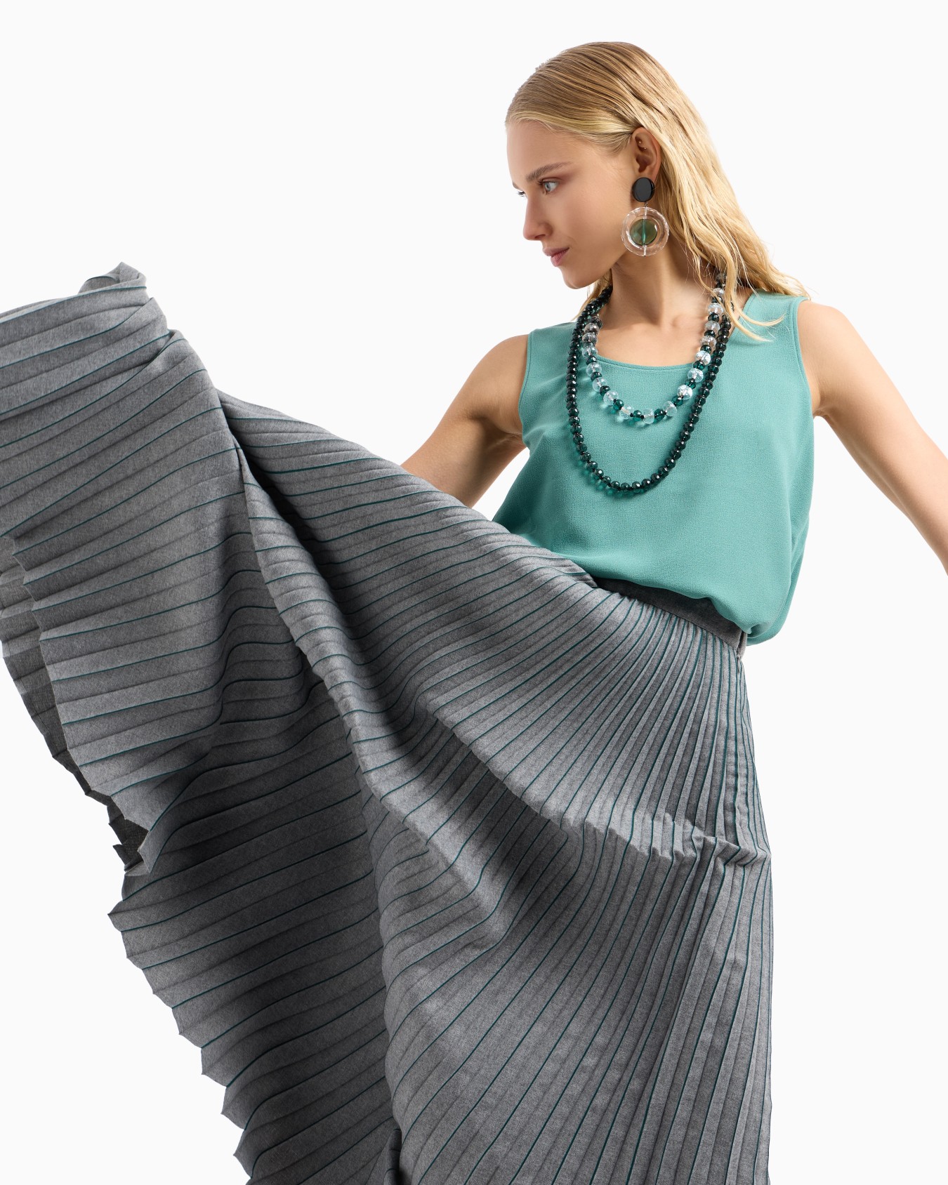 Pleated flannel long skirt Slide 5