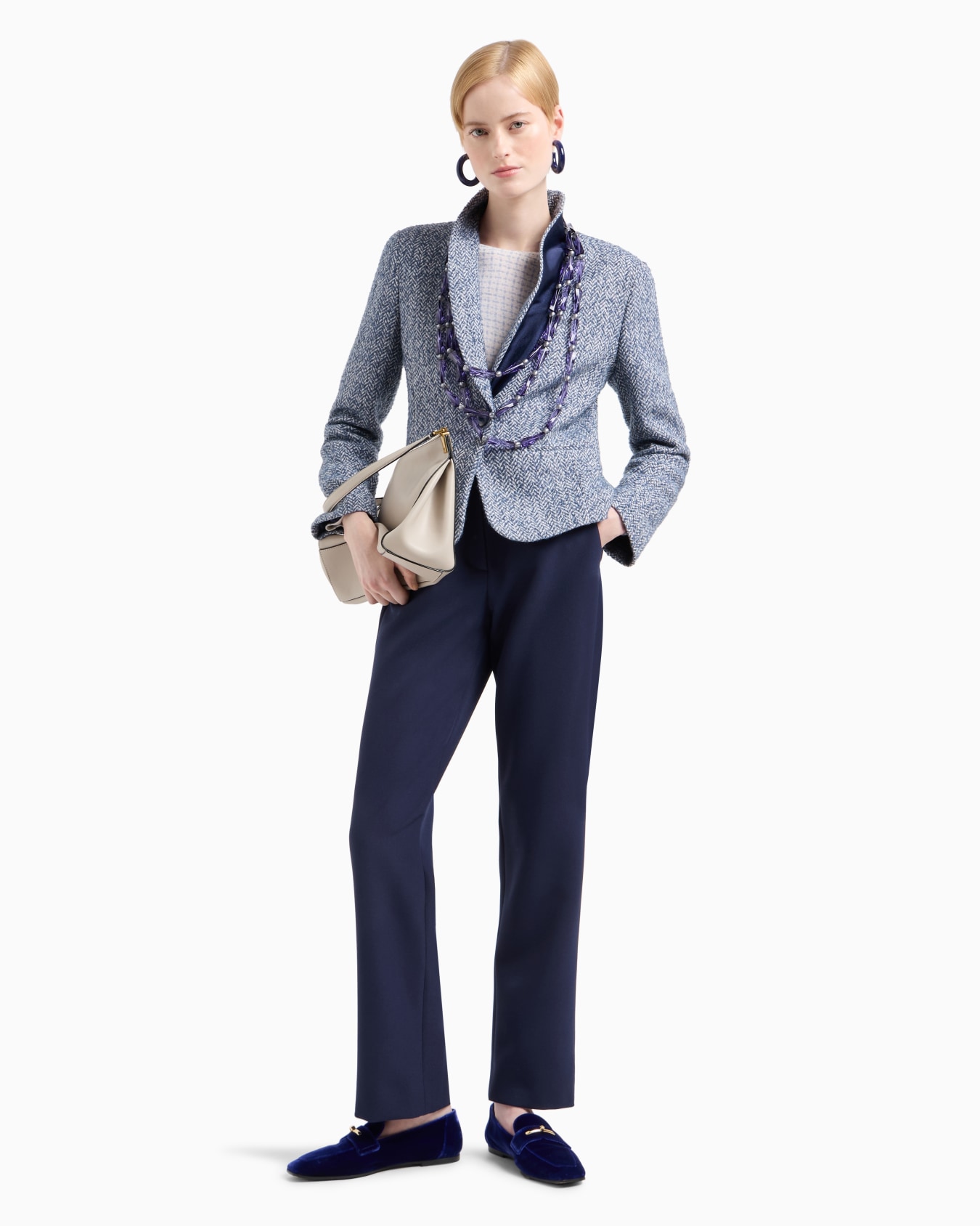 Single-breasted jacket with shawl collar, in chevron-motif lurex tweed Slide 3