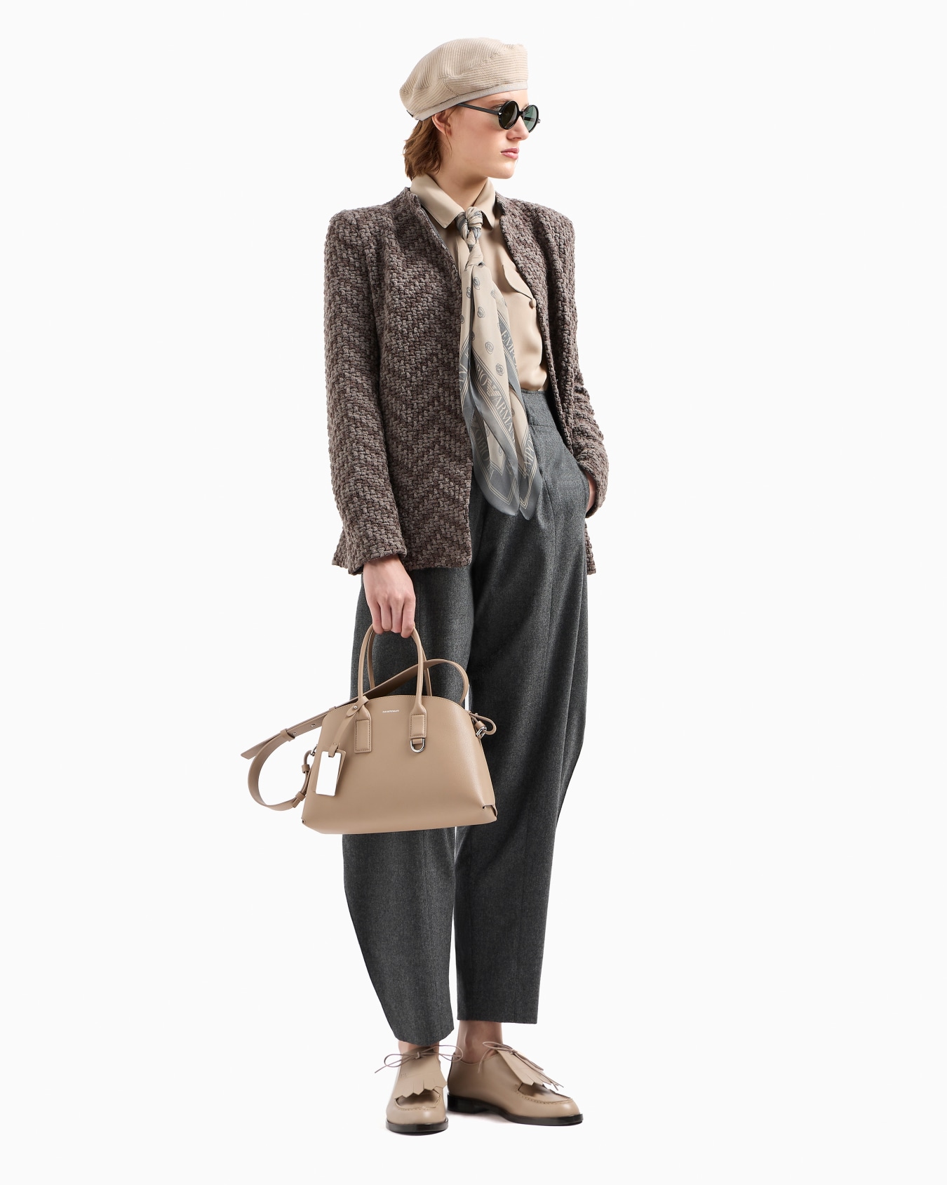 Icon oval-leg trousers in a mélange wool flannel with gathering at the waist Slide 4