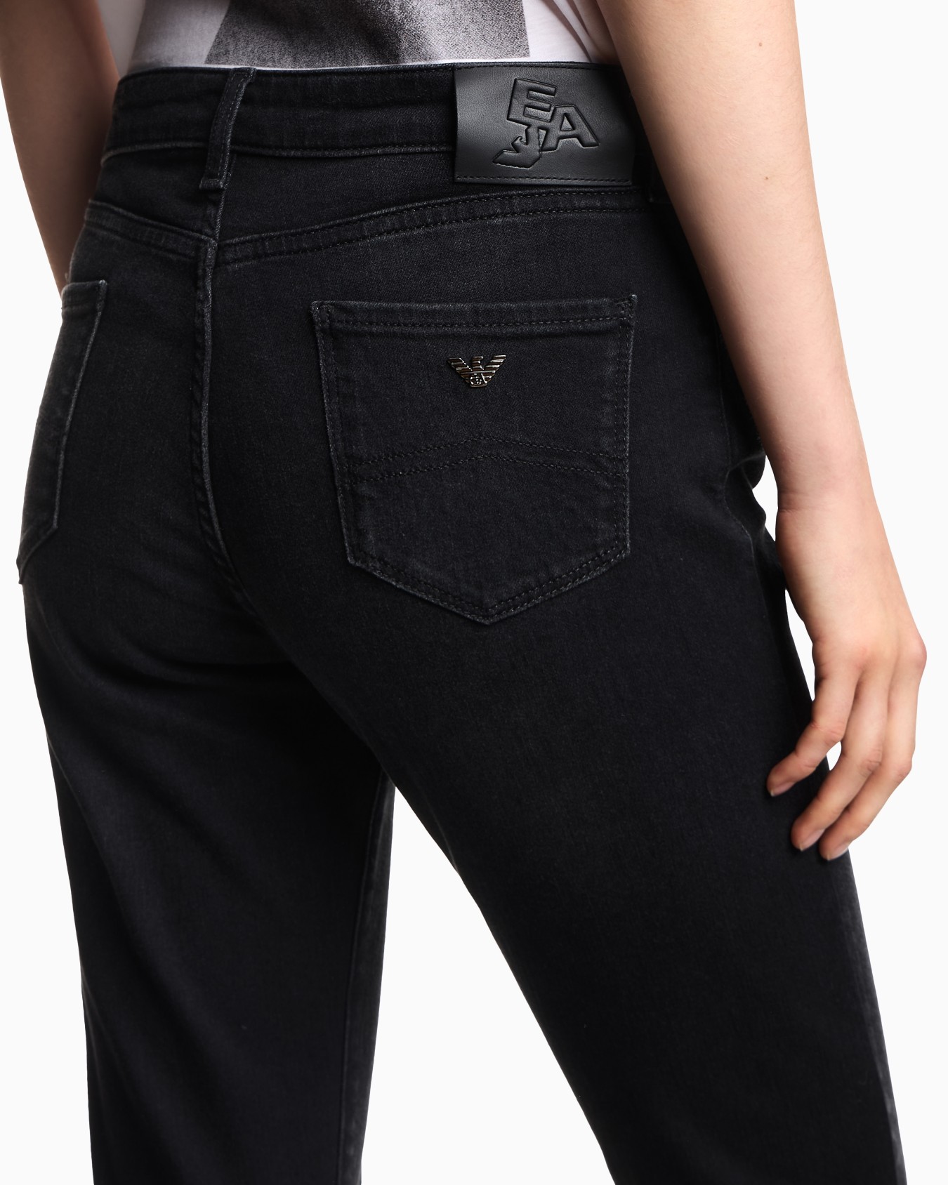 J20 High-waisted super-skinny leg jeans in a worn-look stretch denim  Diapositiva 4