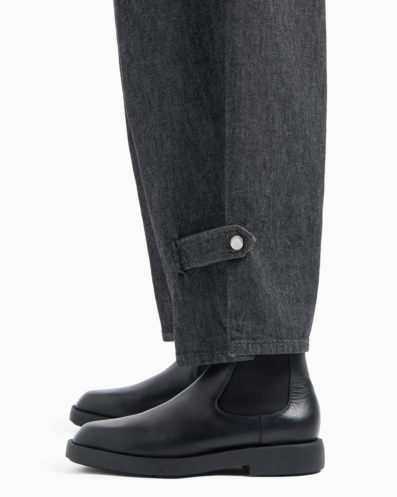 Icon high-waisted, wide-leg jeans with pleats in rinsed denim Diapositiva 5