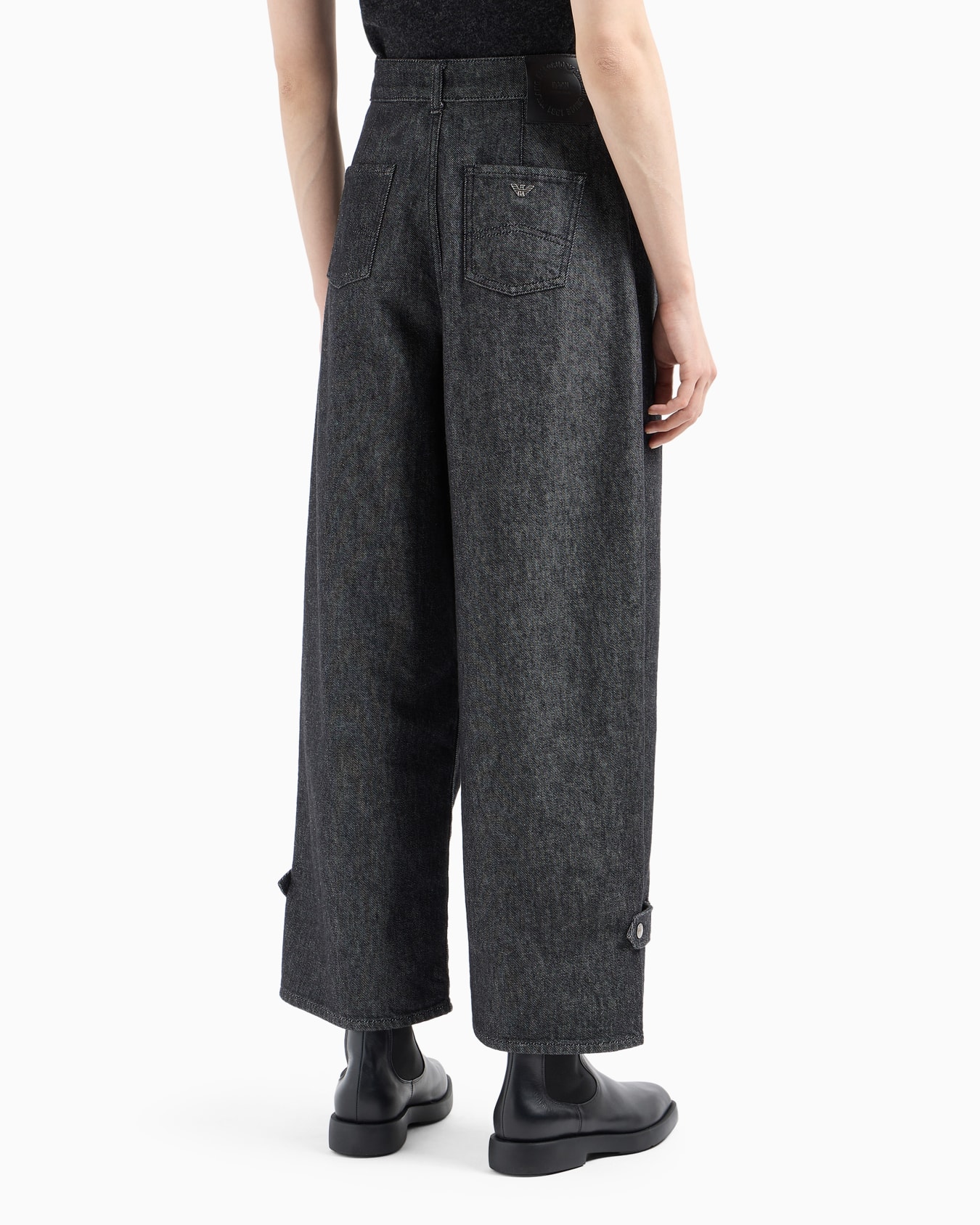 Icon high-waisted, wide-leg jeans with pleats in rinsed denim Diapositiva 3