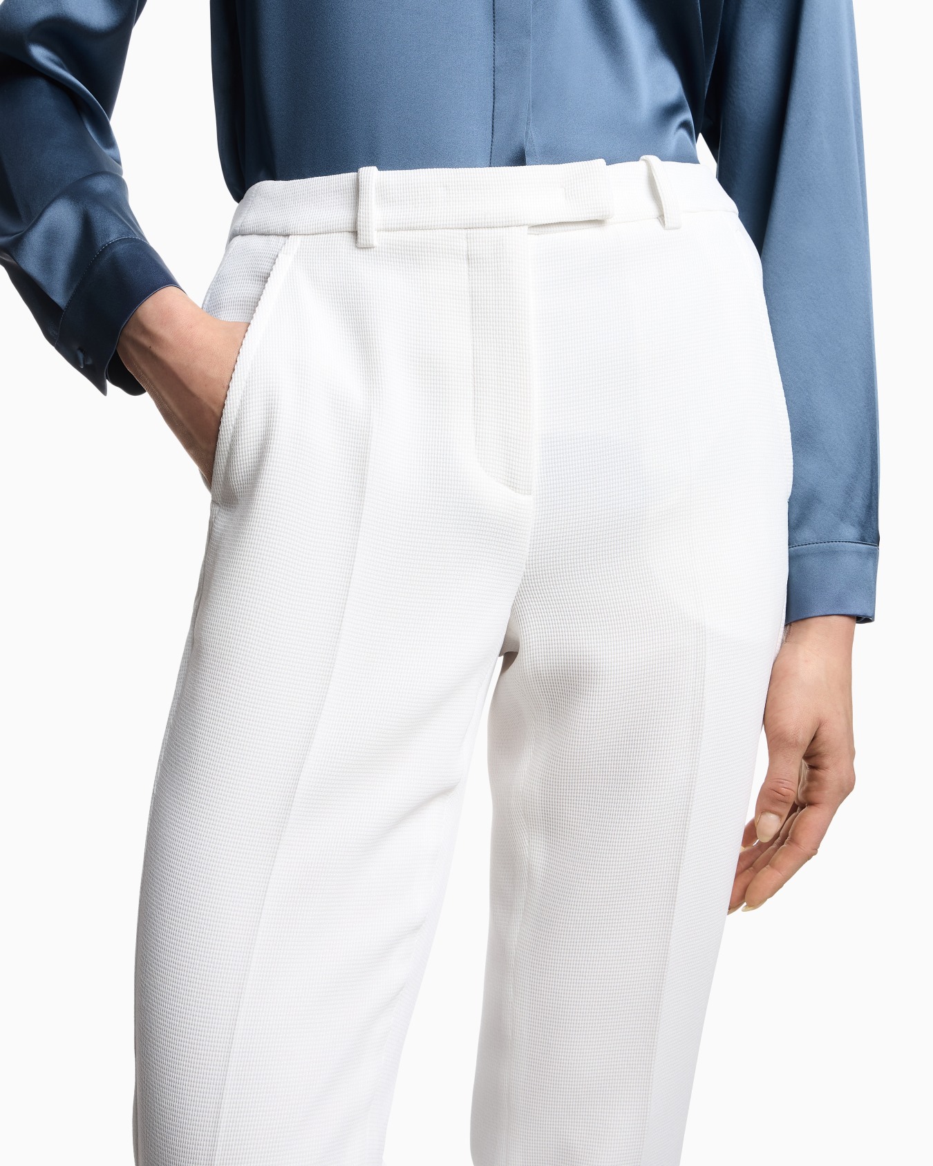 Pantalones de tejido técnico con trama wafer ASV Diapositiva 4