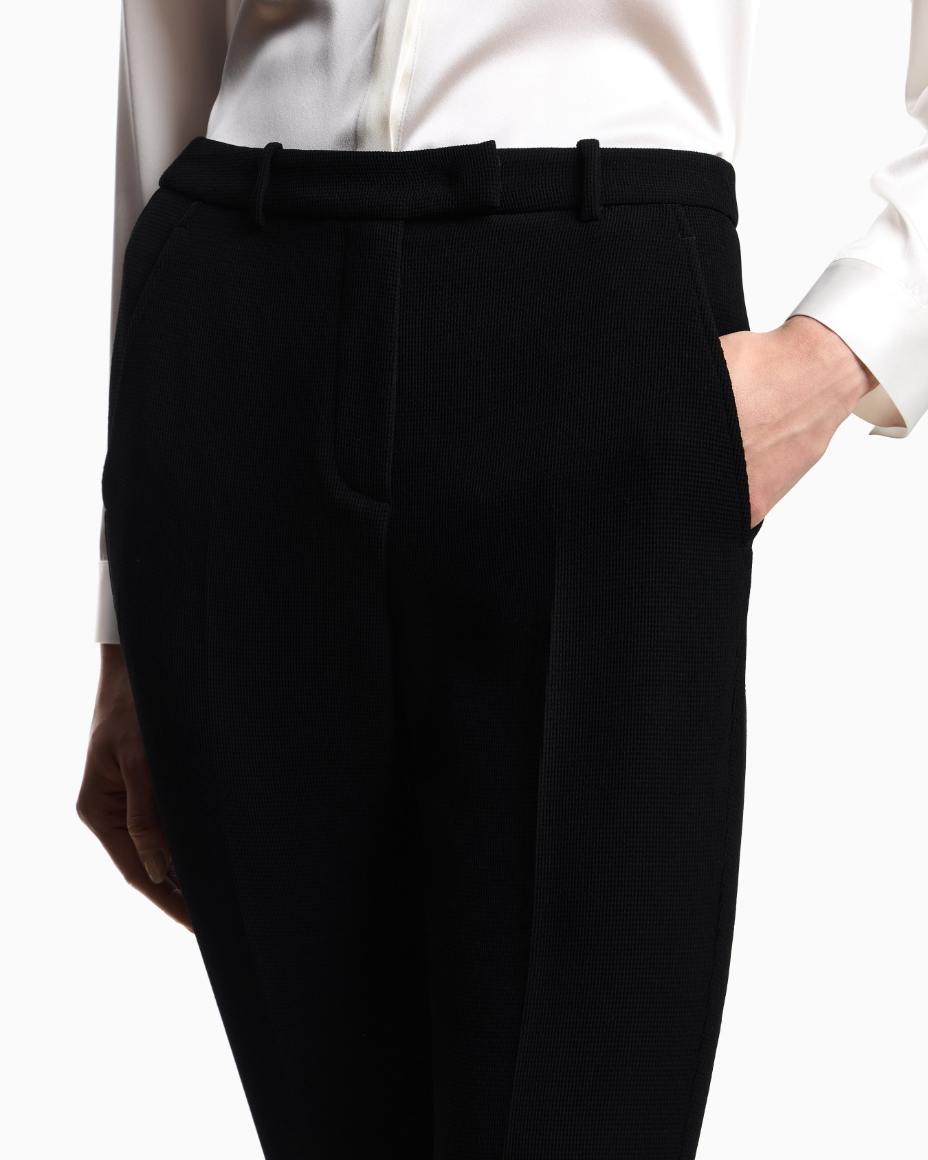 Pantalones de tejido técnico con trama wafer ASV Diapositiva 4