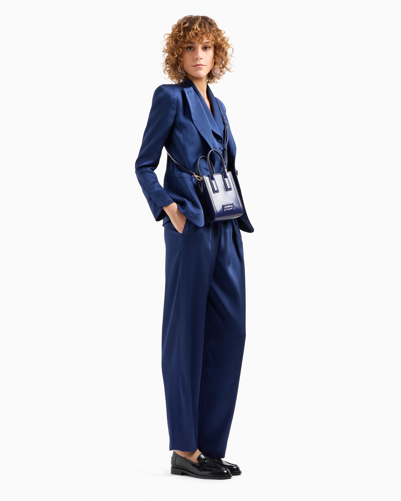 Single-breasted jacket in stretch satin crêpe Slide 4