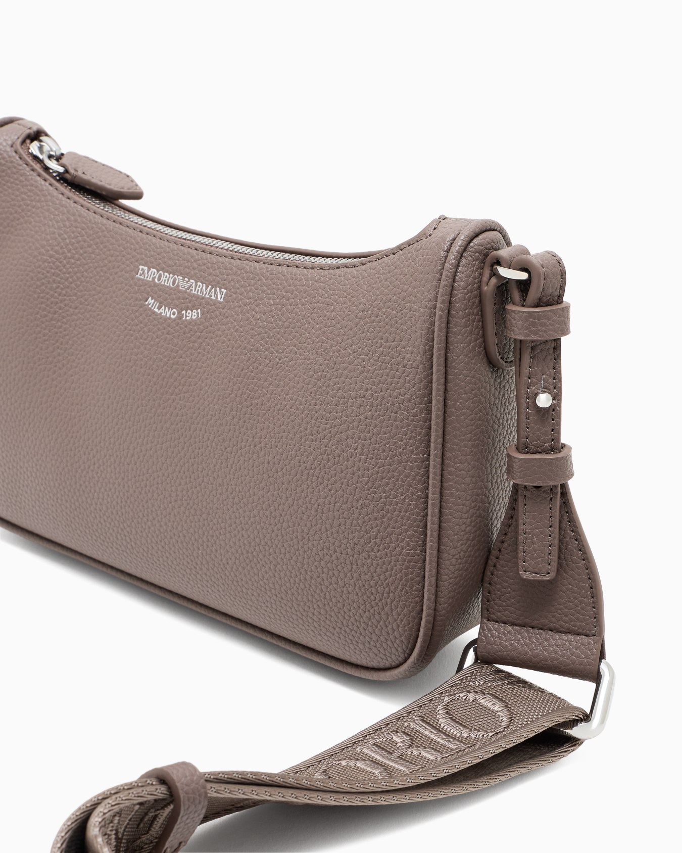 Bag with deer print Slide 4