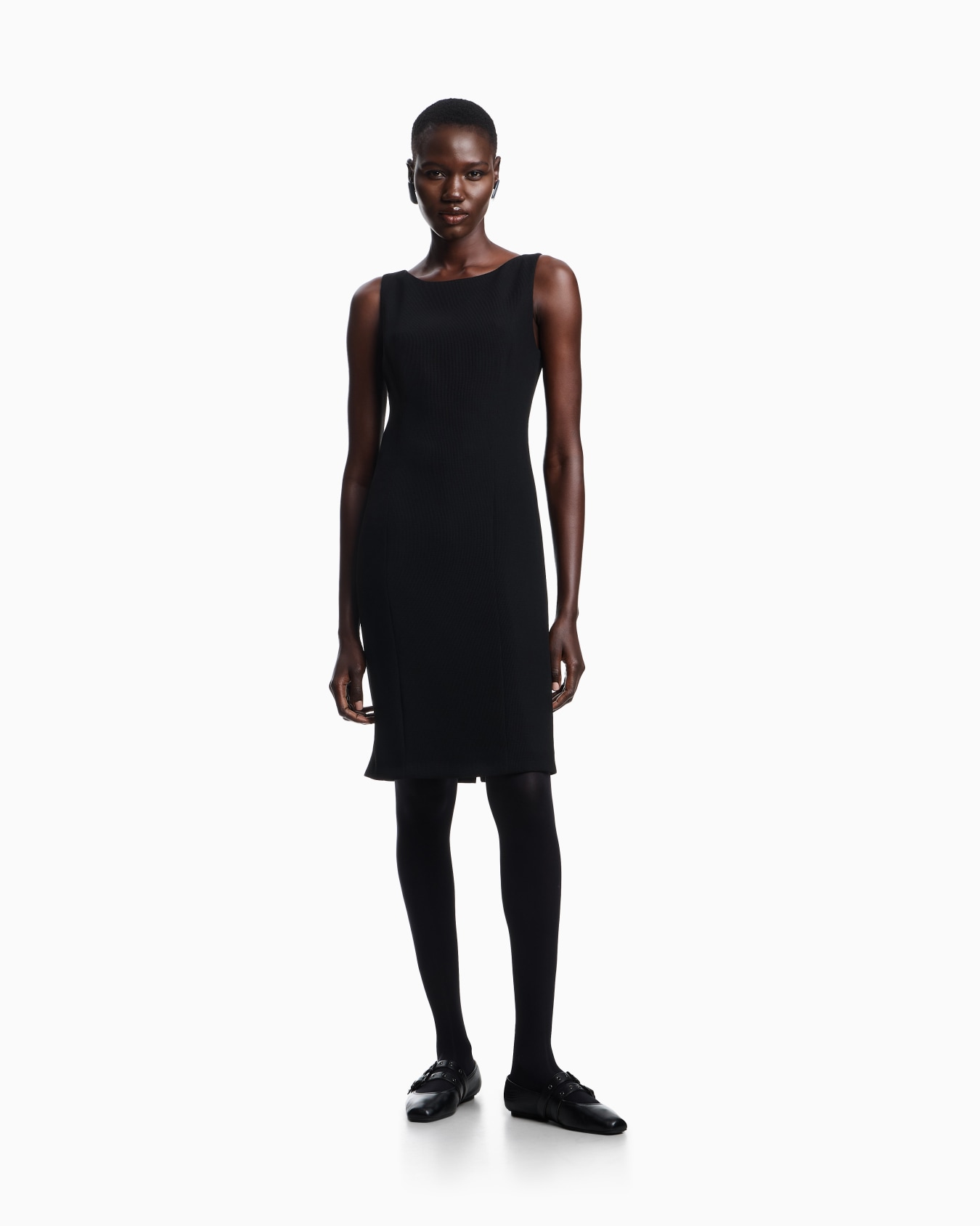 Robe fourreau en tissu technique gaufré Diapositive 1