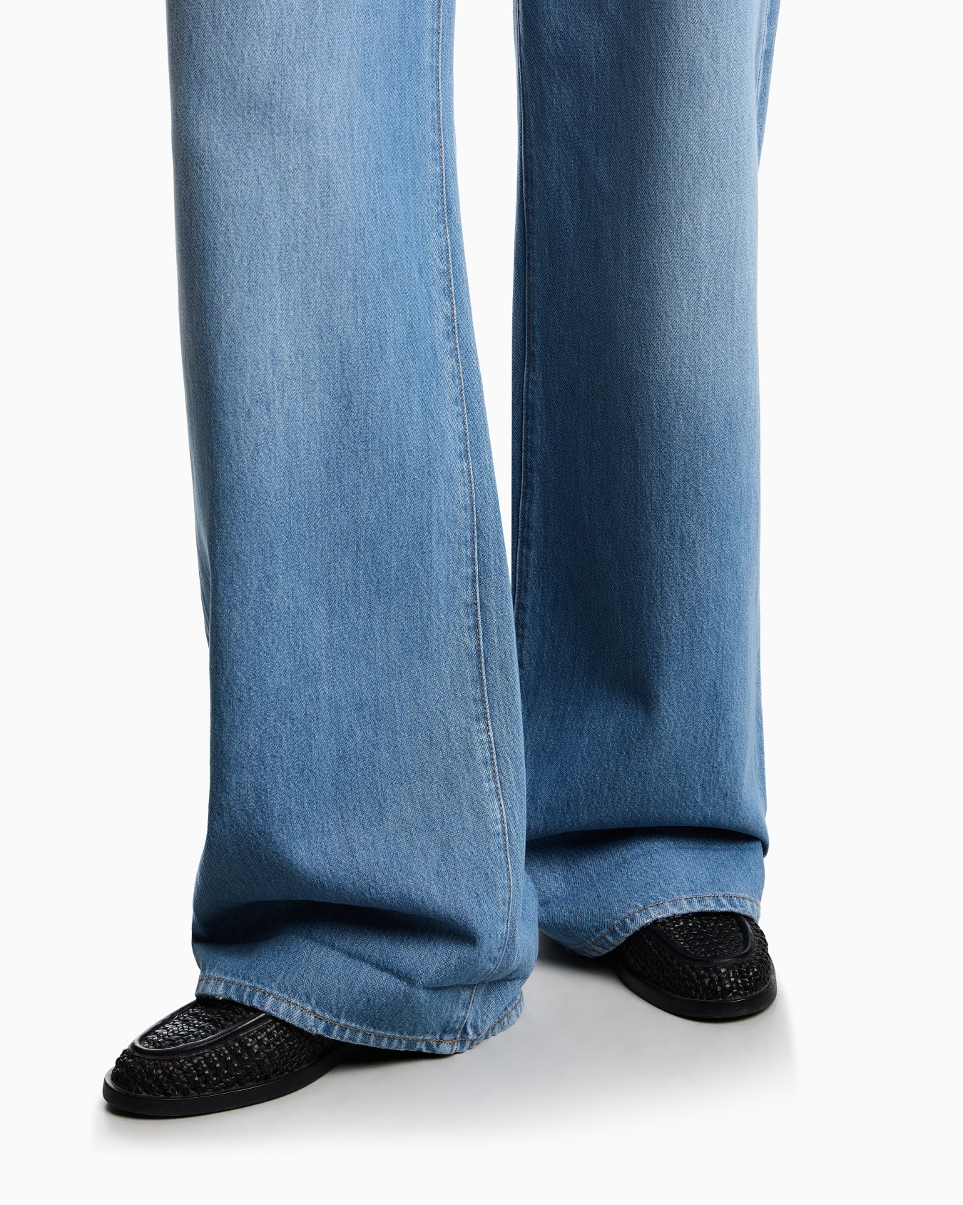 J8B wide-leg, worn-effect denim jeans  Slide 4