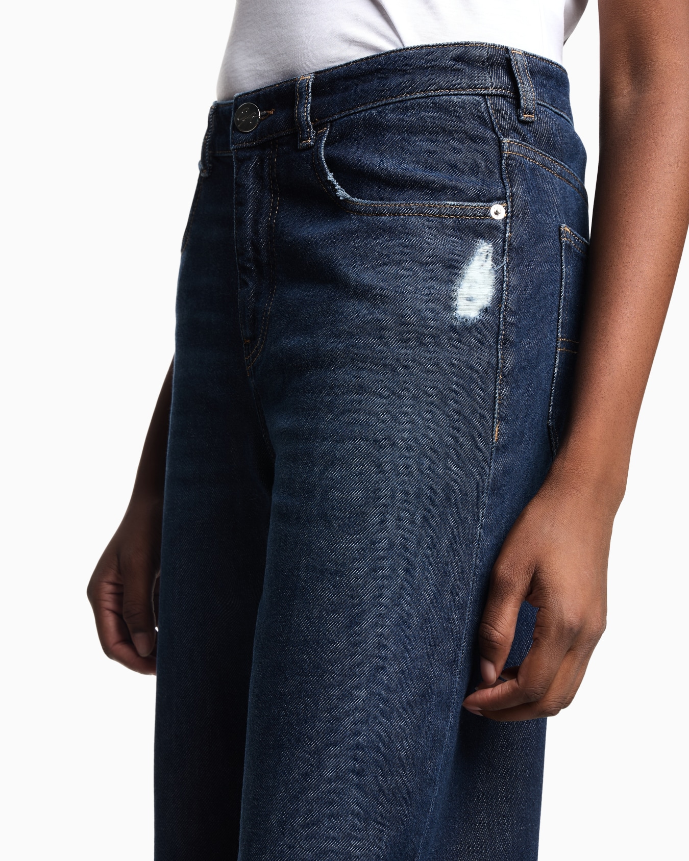 J8B relaxed-fit, vintage-look denim jeans  Slide 4