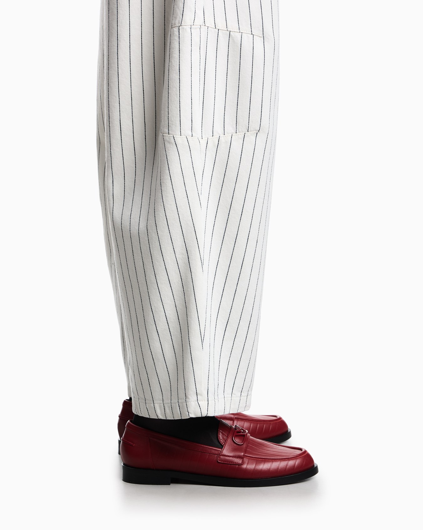 Garment-dyed striped bull trousers Slide 4