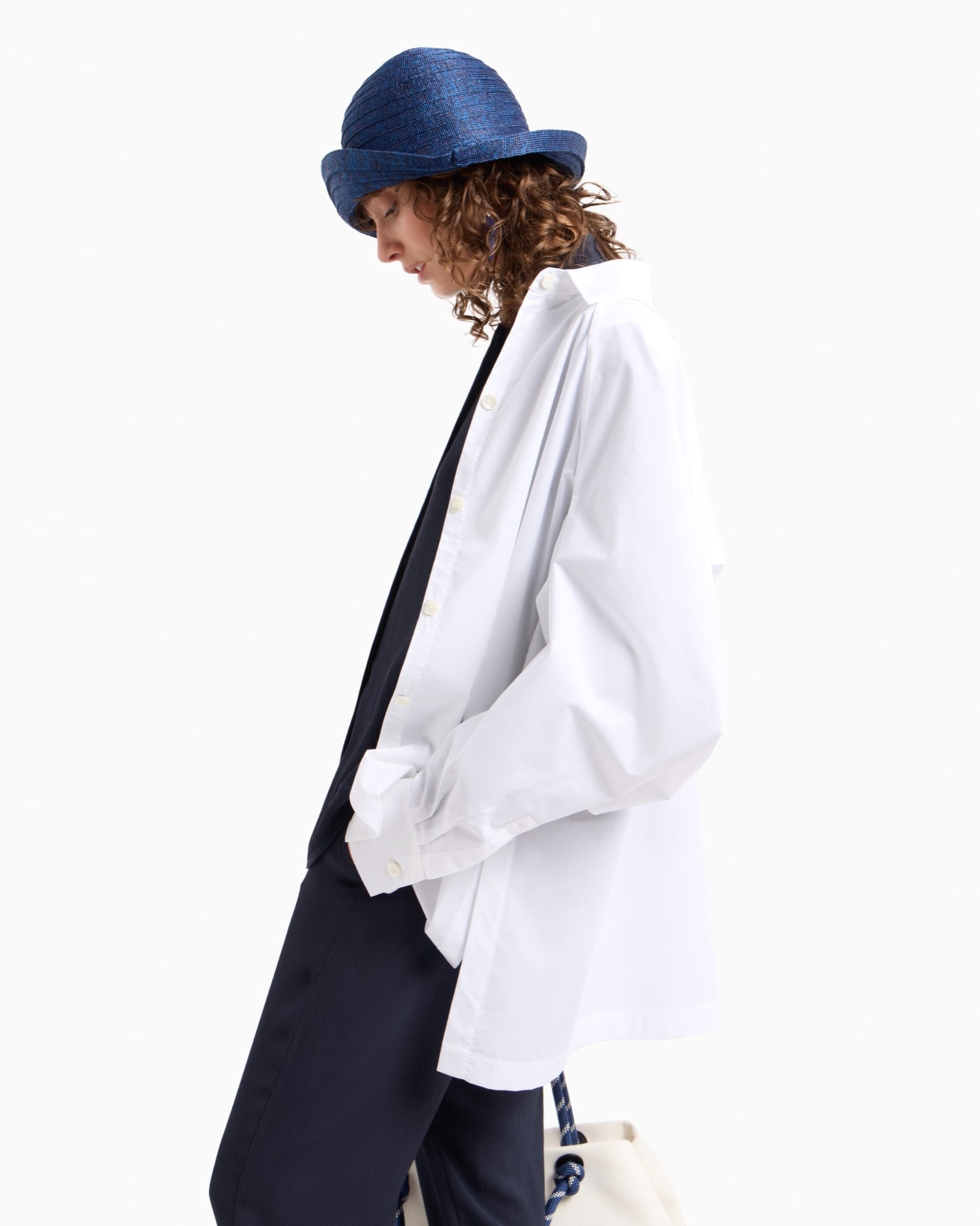 Oversized shirt with poplin flap on the back Slide 6