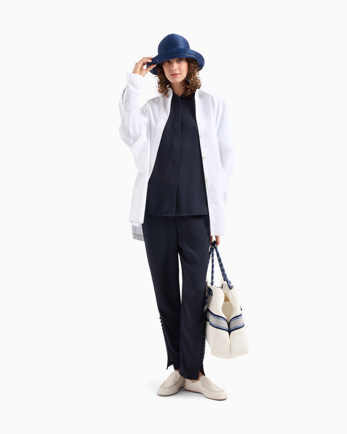 Oversized shirt with poplin flap on the back Slide 2