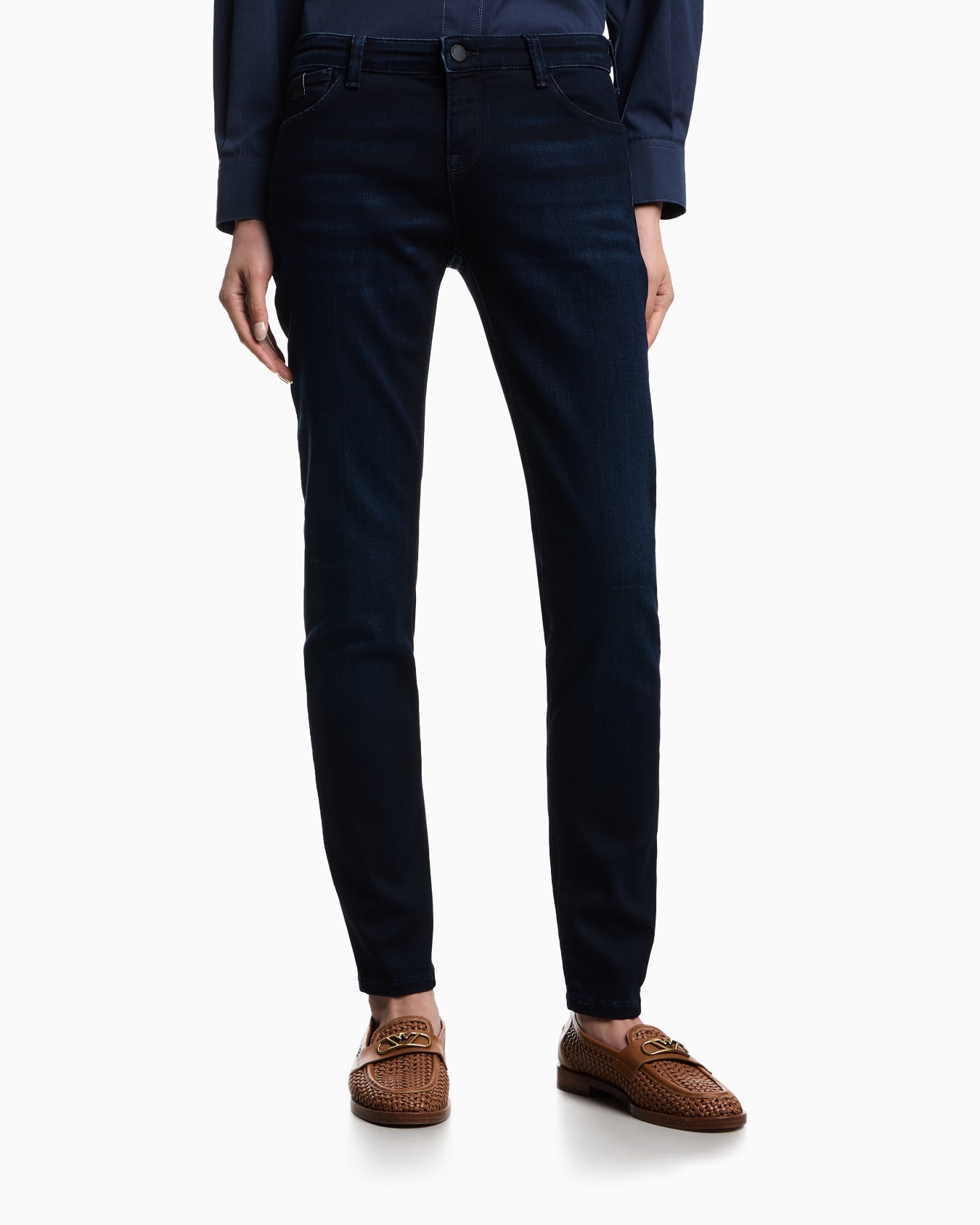 Vaqueros J23 de cintura baja y pernera superajustada de denim elástico Diapositiva 3