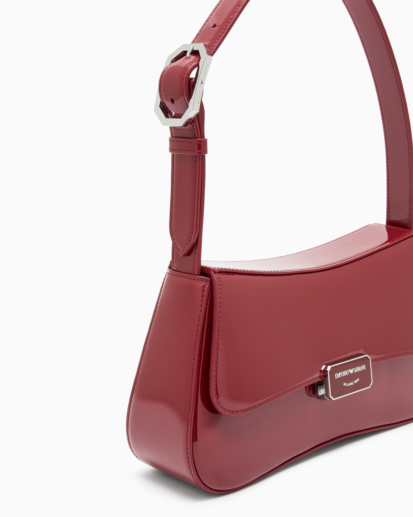 Patent-effect shoulder bag Slide 4