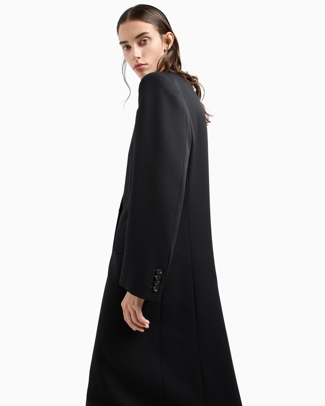 Wrap coat in compact wool cover fabric Slide 4
