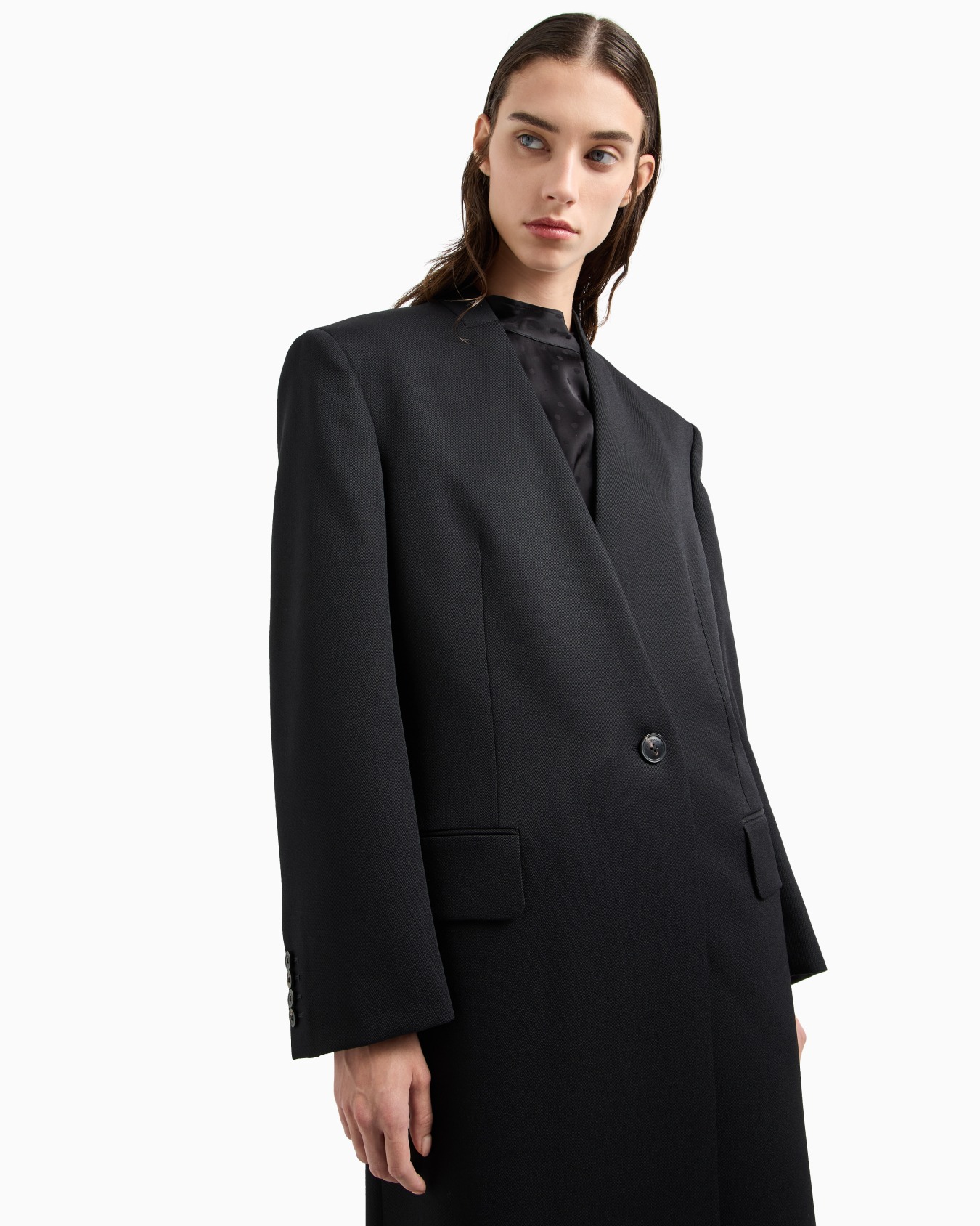 Wrap coat in compact wool cover fabric Slide 5