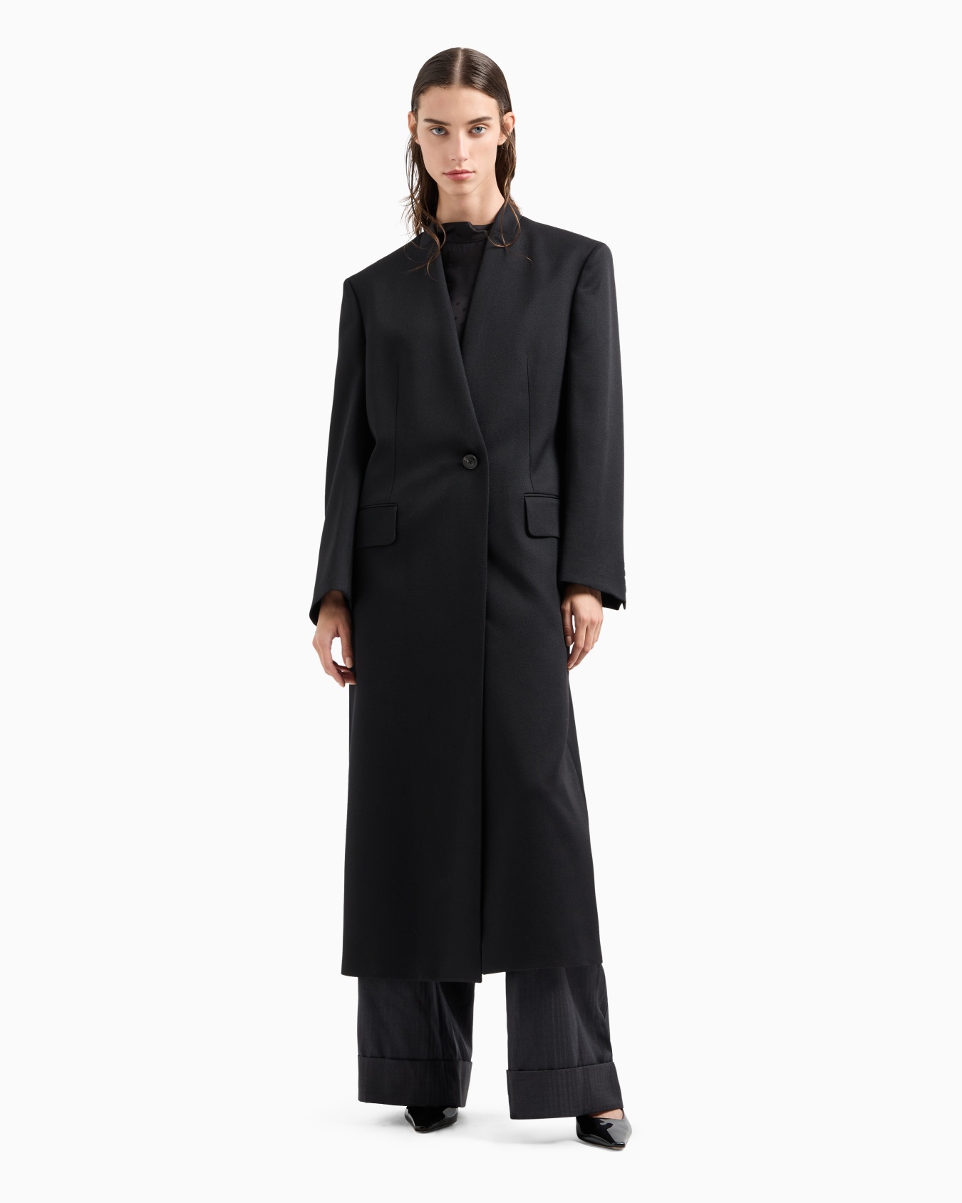 Wrap coat in compact wool cover fabric Slide 1