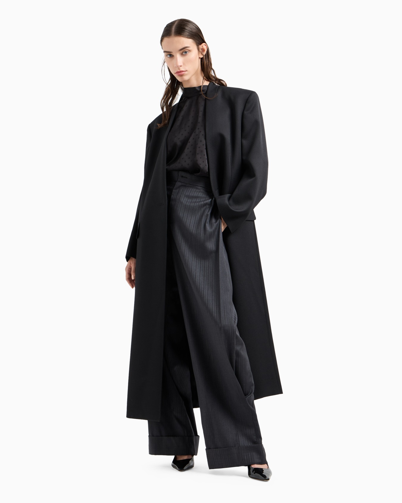 Wrap coat in compact wool cover fabric Slide 3