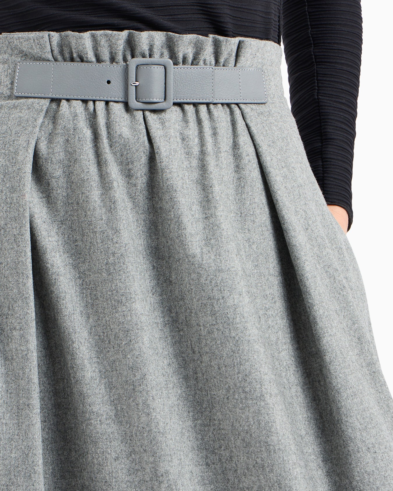 Long flannel skirt with leather belt Slide 4