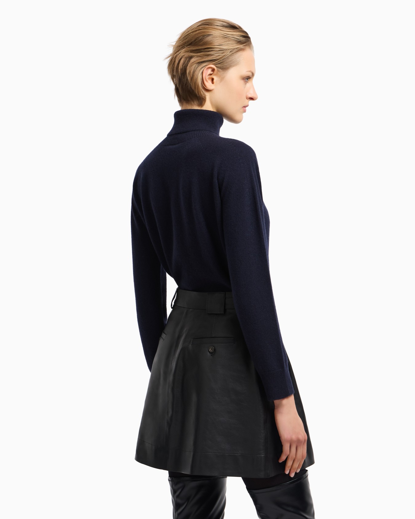 Nappa lambskin skirt with godet pleat Slide 3