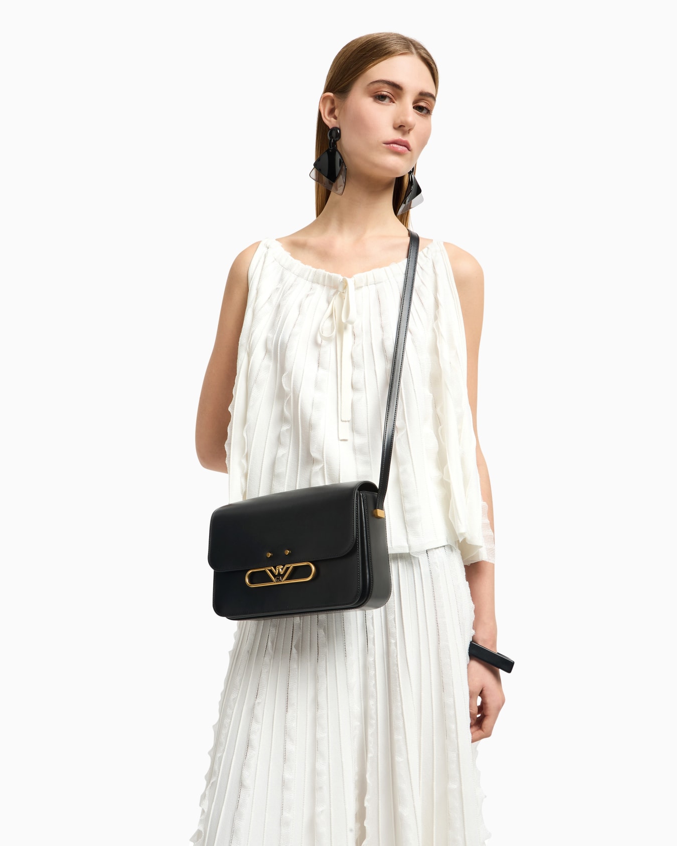 Sac porté épaule en cuir lisse avec logo aigle en métal Diapositive 6
