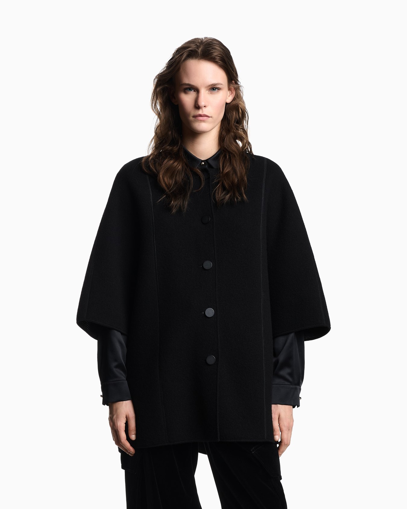 Double-sided knitted virgin wool cape Slide 5
