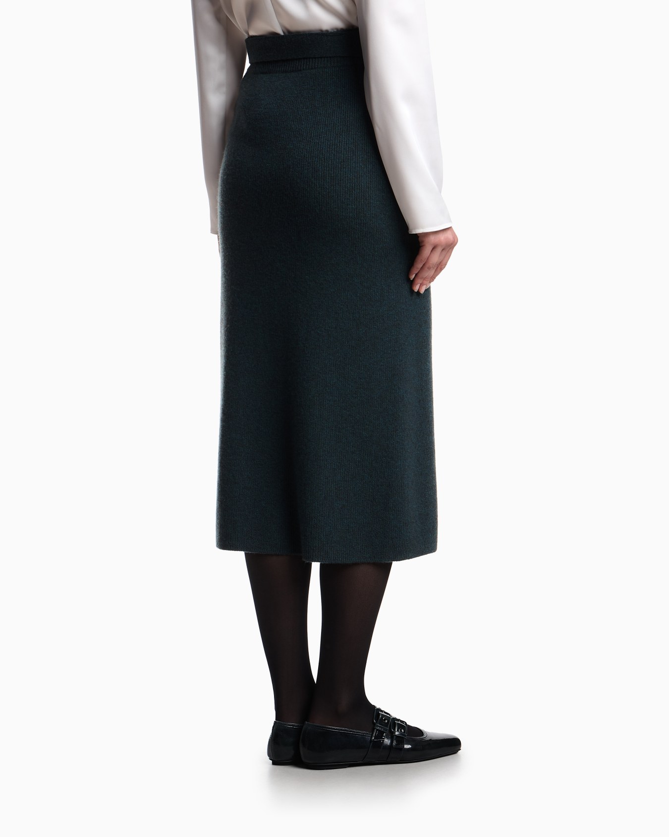 Wool long skirt with slit and belt Slide 2