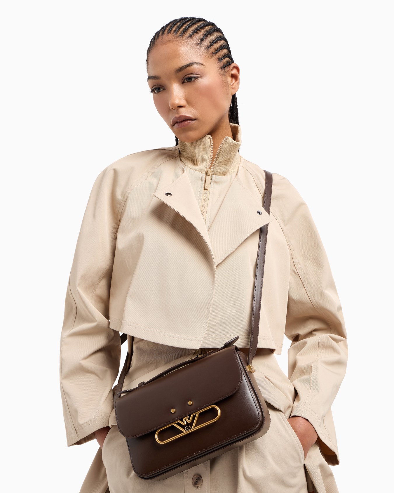 Smooth leather shoulder bag with metal eagle logo Slide 6