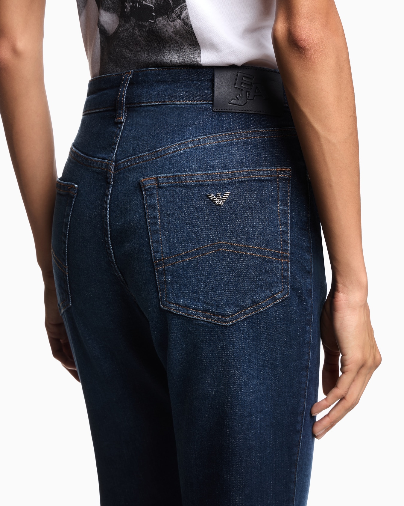 J36 Mid-rise, straight-leg, worn-look denim jeans Slide 4