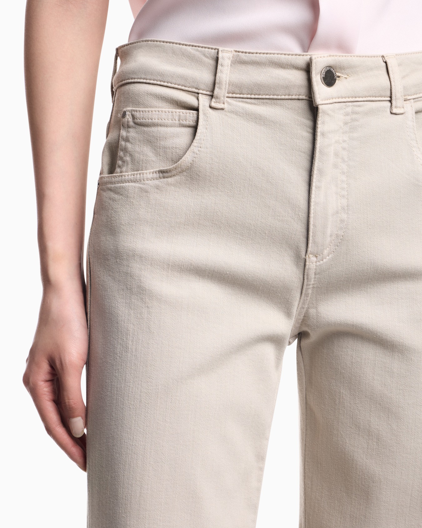 J9D mid-rise jeans with a flared hem in a garment-dyed viscose blend Slide 4