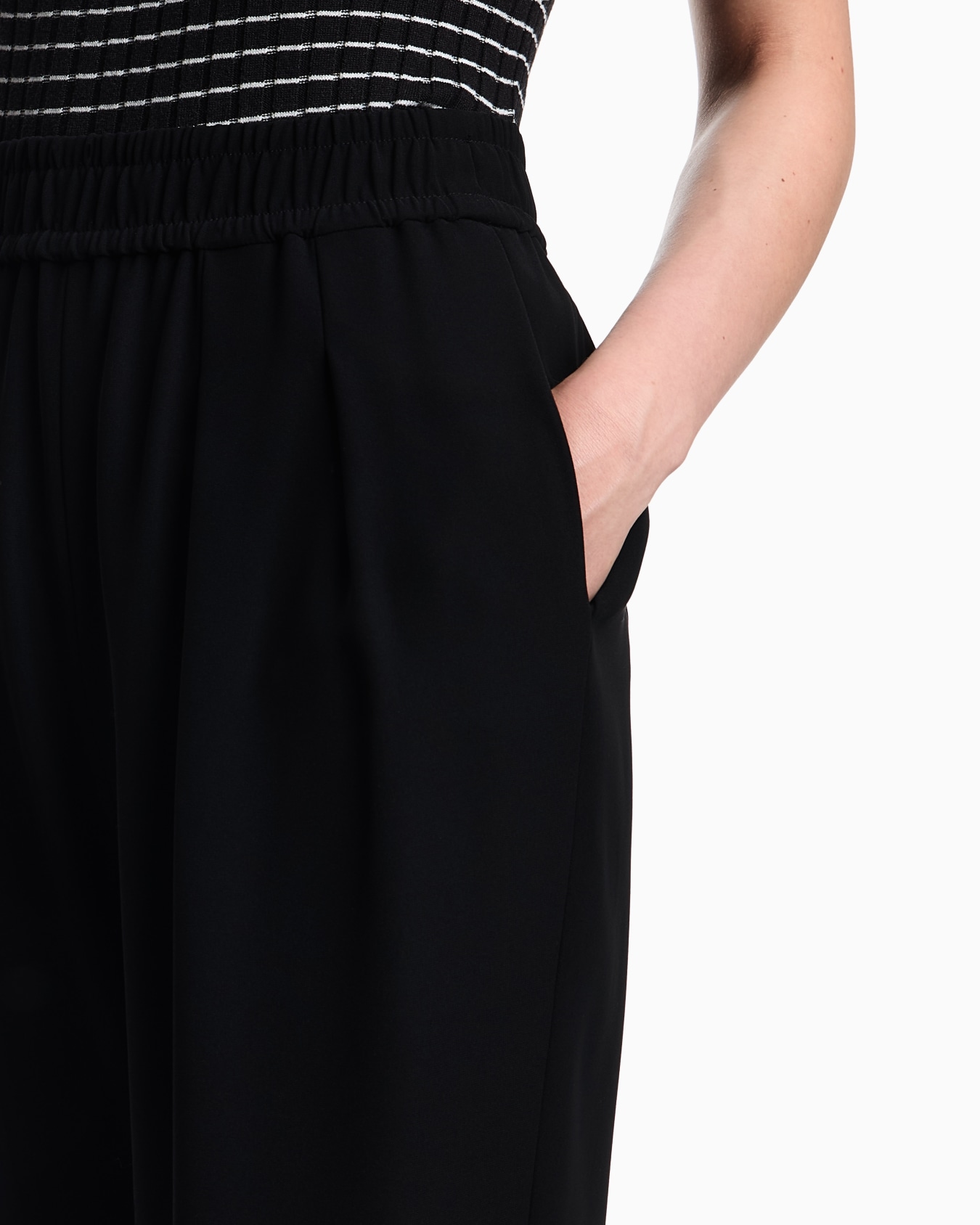 Technical-cady trousers with elasticated waistband Slide 4