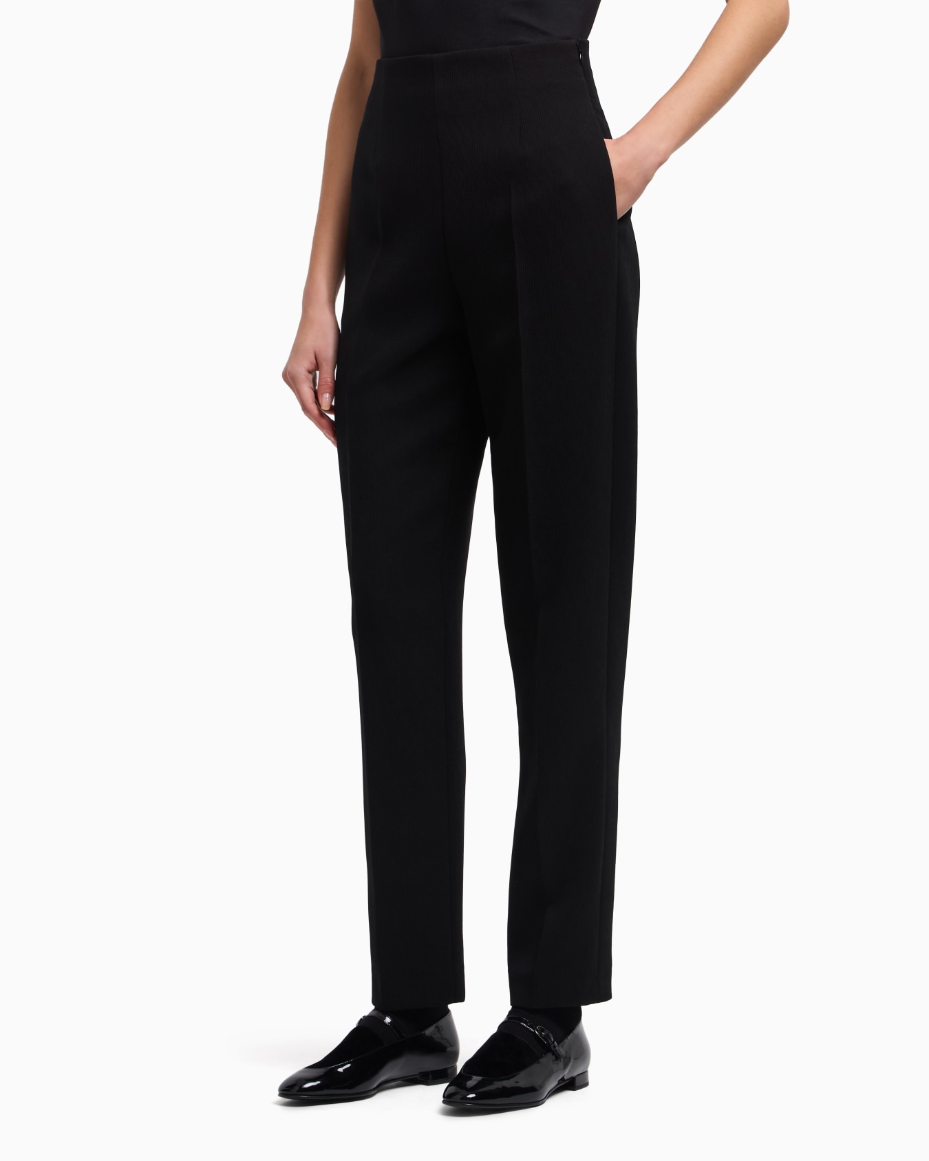 Bark-effect fluid crêpe trousers Slide 4