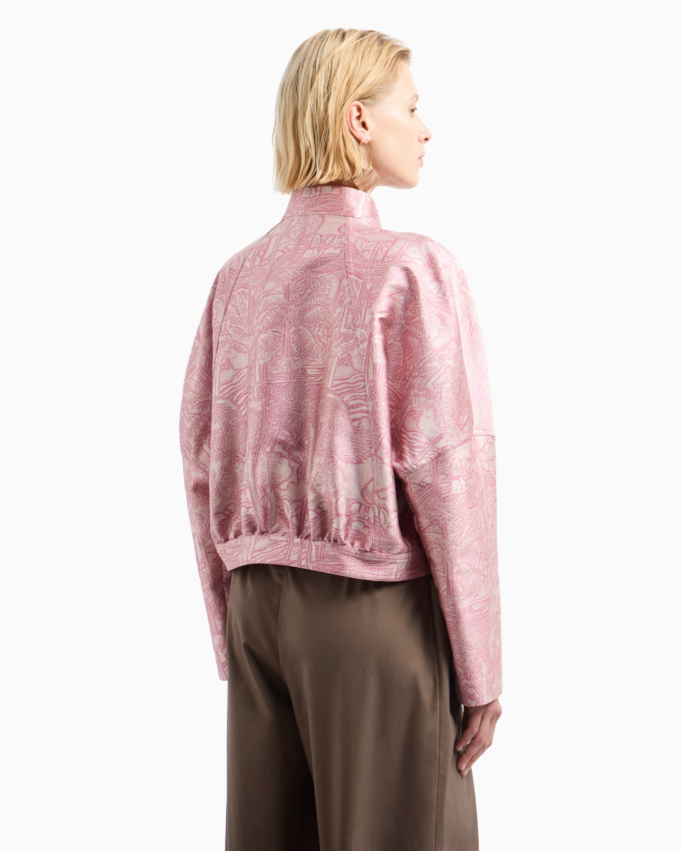 Chaqueta con cuello de tira con elaboración integral en tejido jacquard  Diapositiva 3