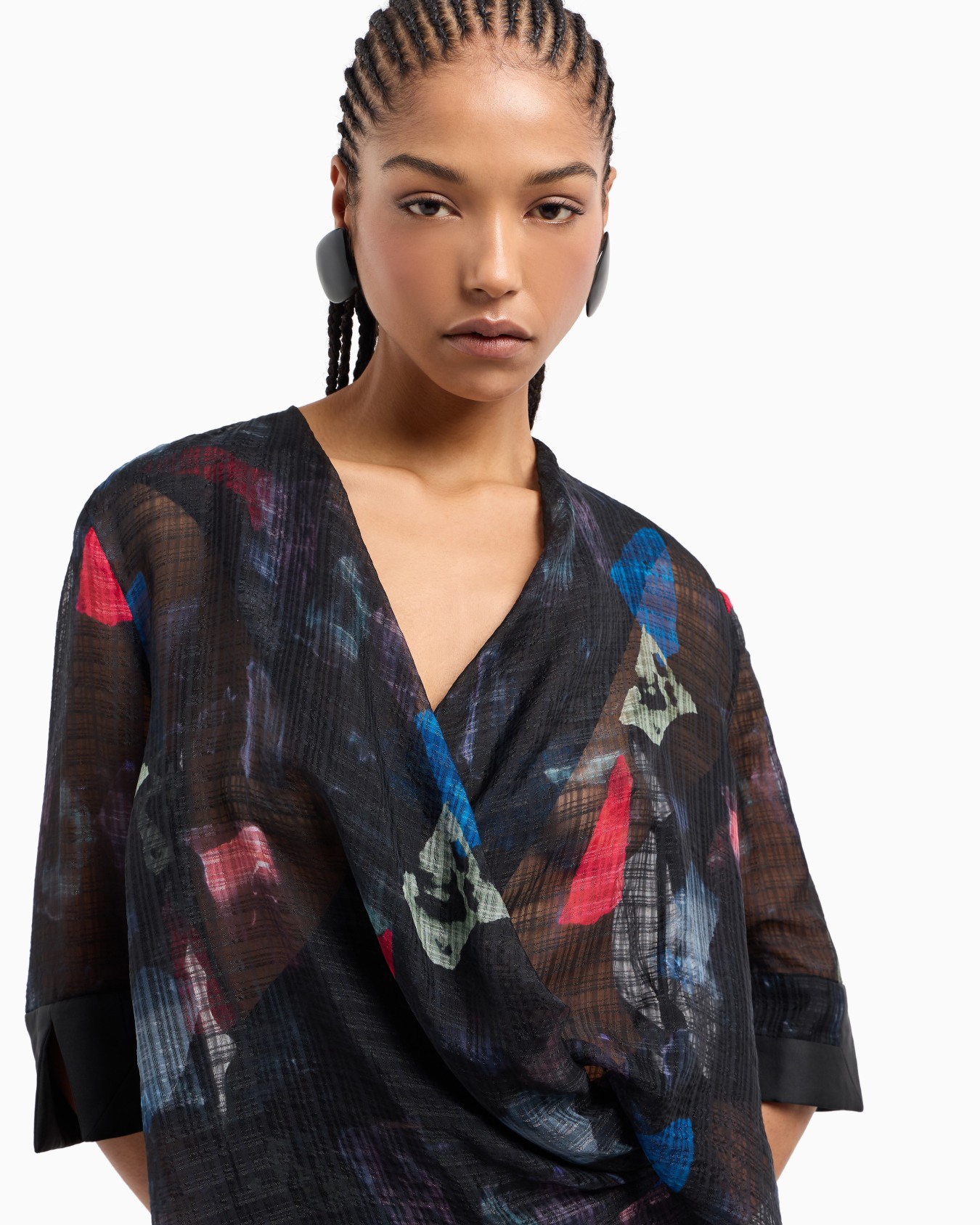 Blusa de seda con torchón, motivo de microcuadros y estampado abstracto Diapositiva 5