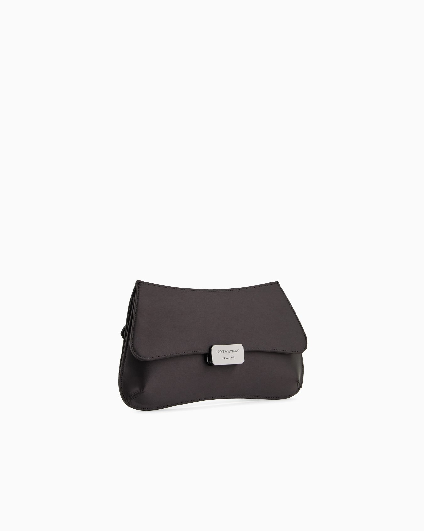 Pochette en satin avec chaîne Diapositive 1