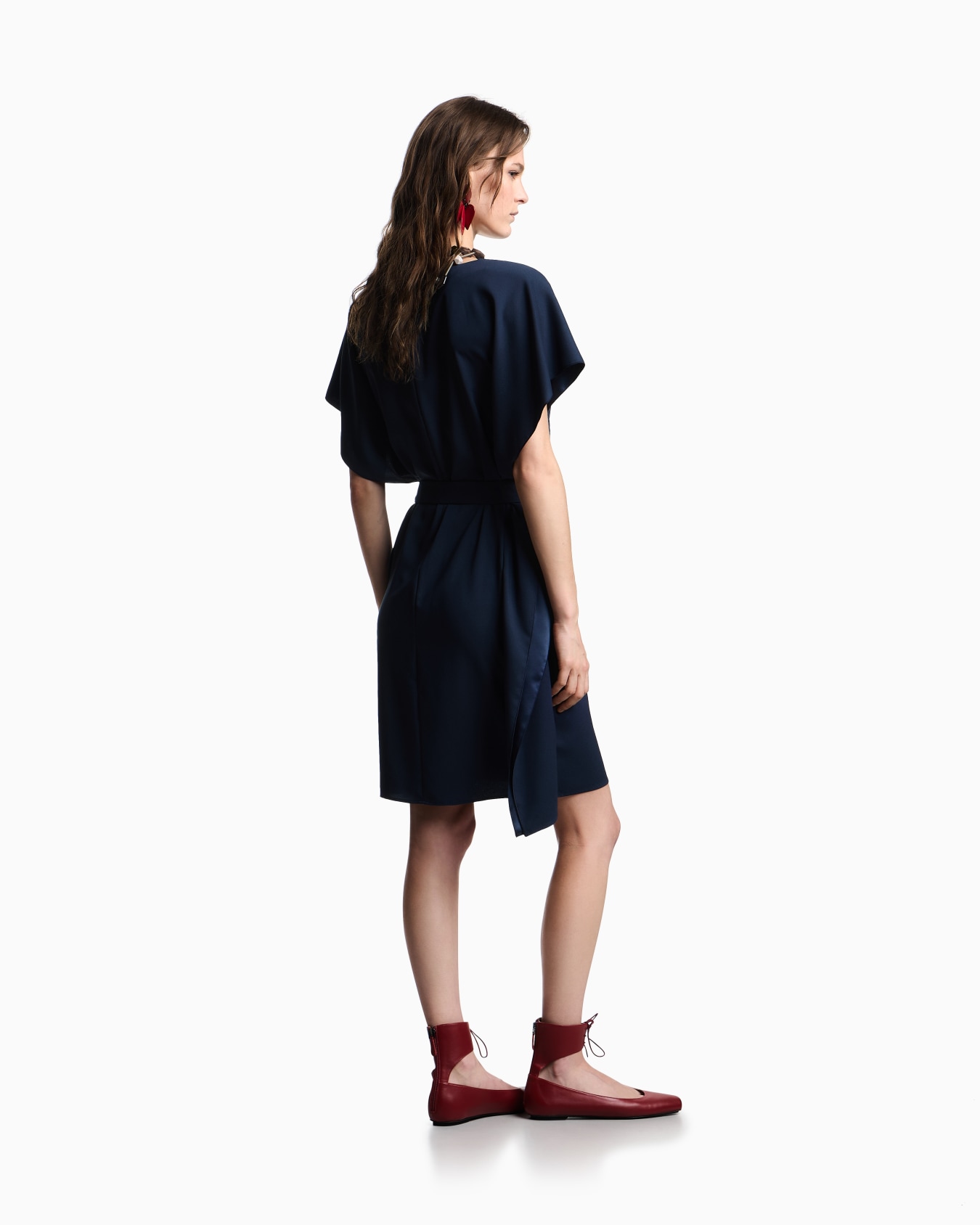 Satin crêpe sash dress  Slide 2