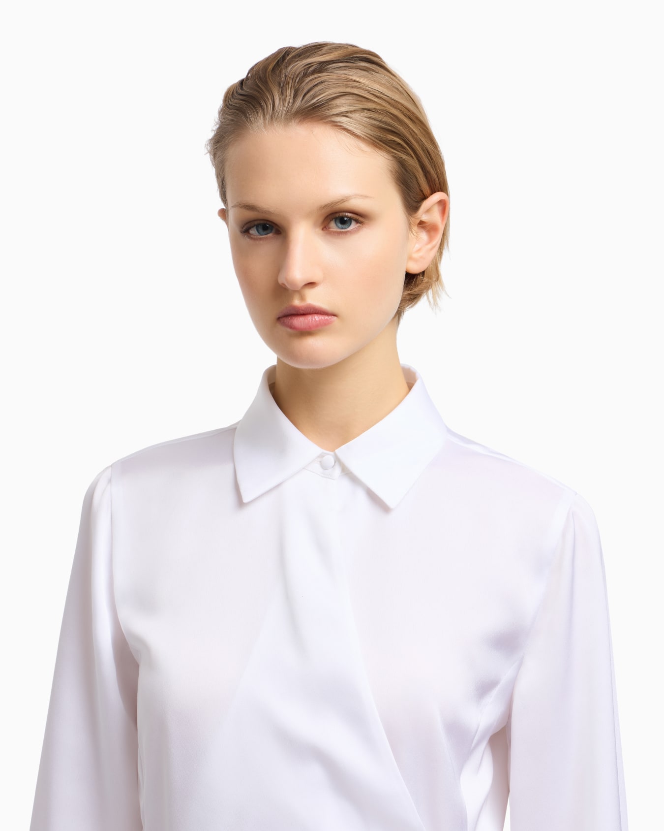 Chemise coupe portefeuille en crêpe de satin Diapositive 4