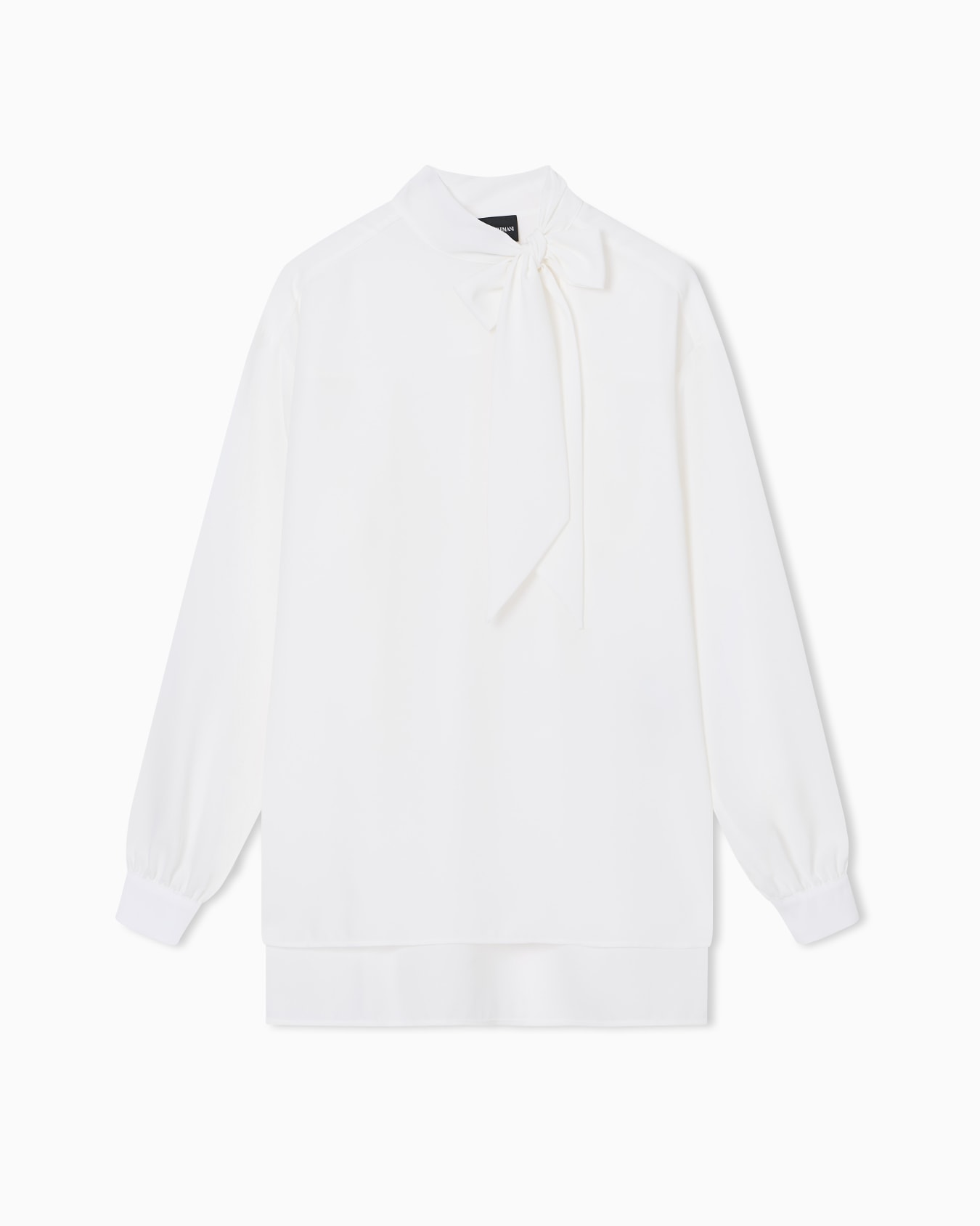Blusa con collo foulard in crepe fluido Slide 0