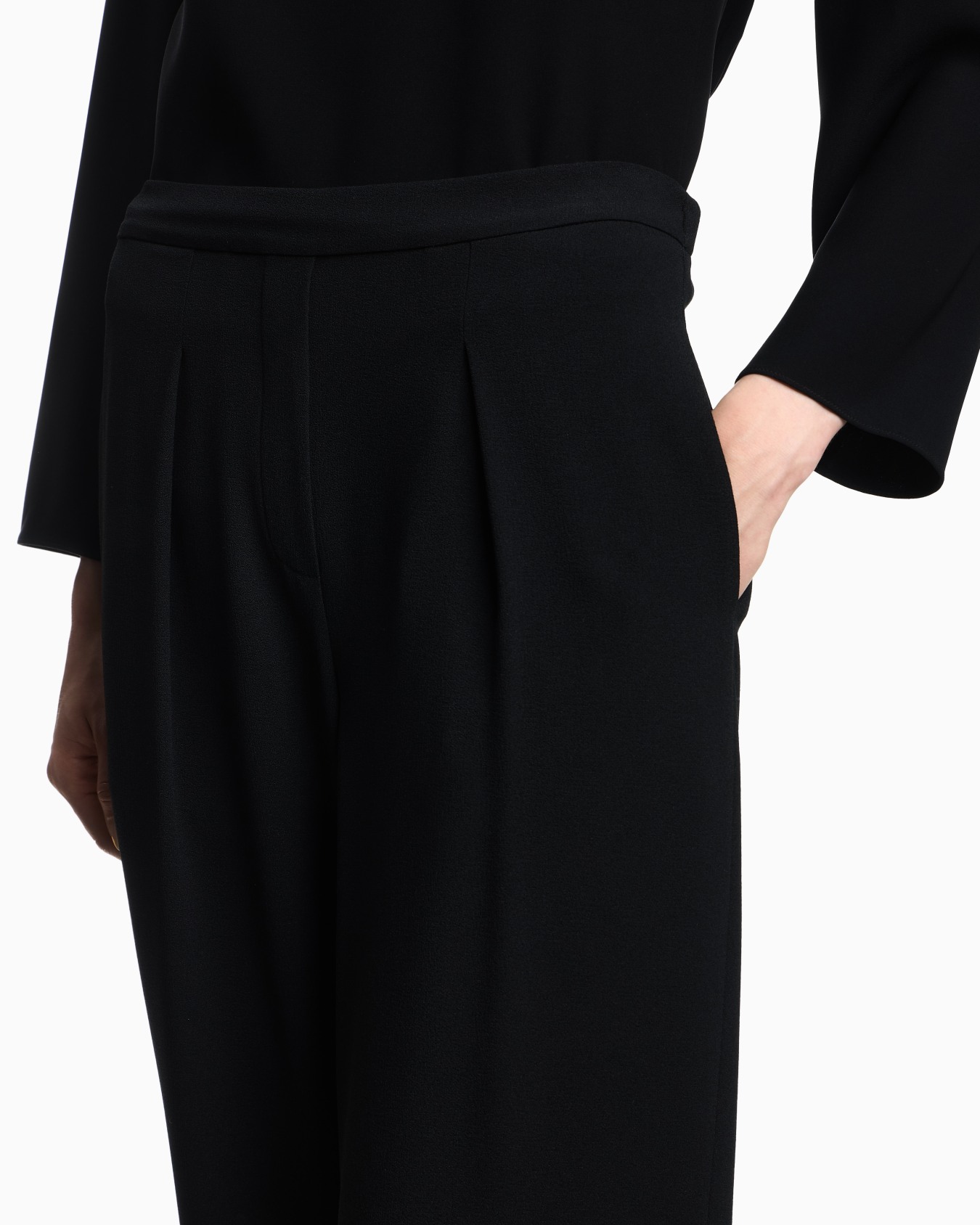 Stretch sandblasted fabric trousers with pleats Slide 4