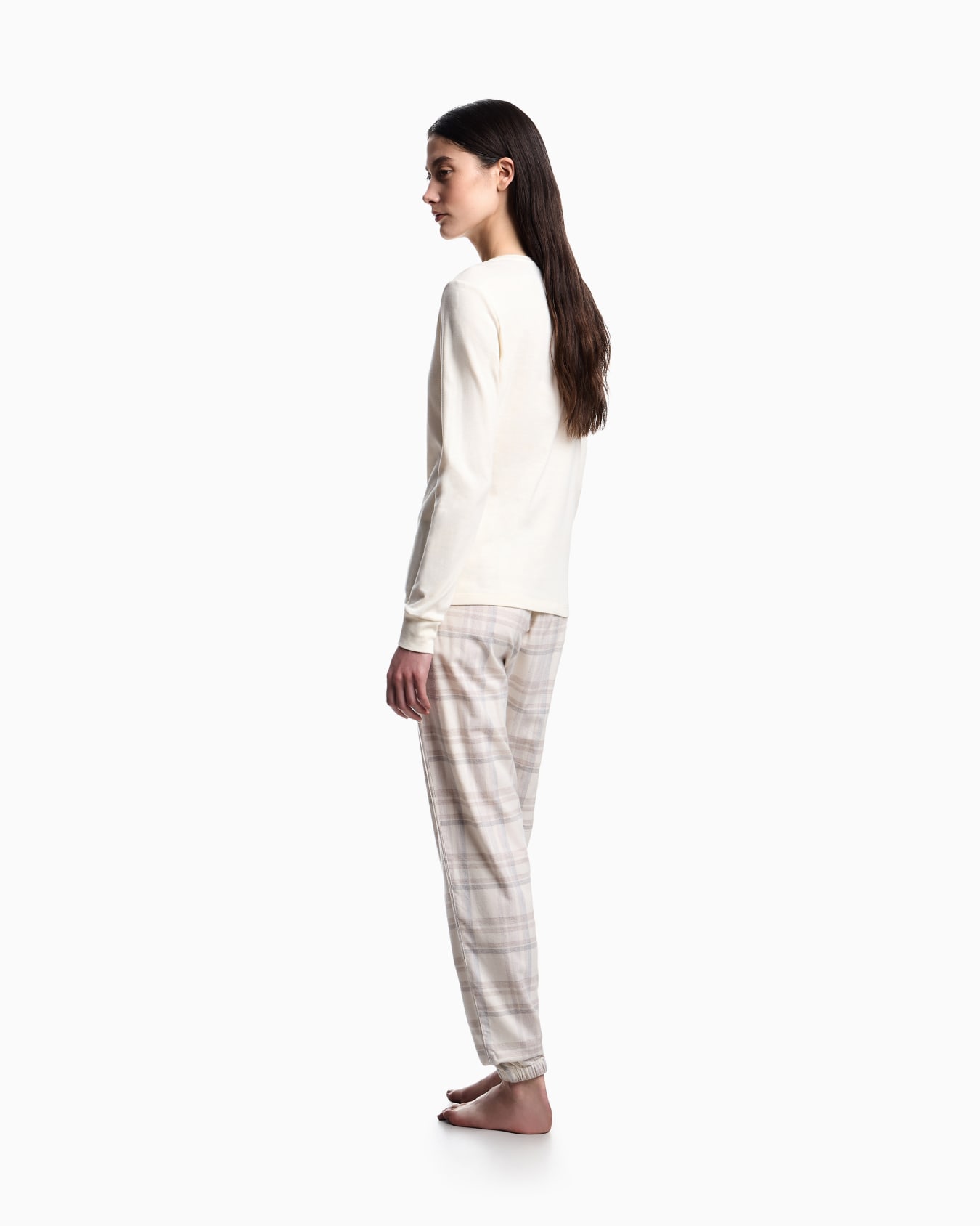 Pyjama avec haut en maille et pantalon à motif à carreaux Diapositive 2