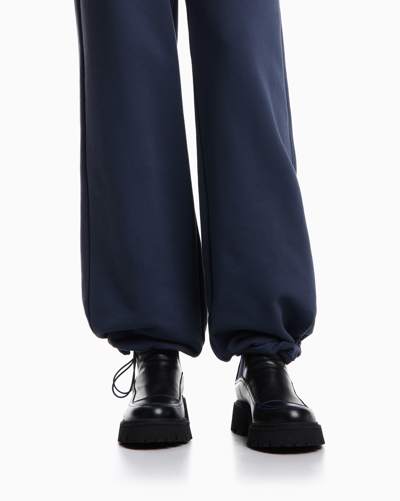ASV elasticated-waist trousers made of French terry Slide 4
