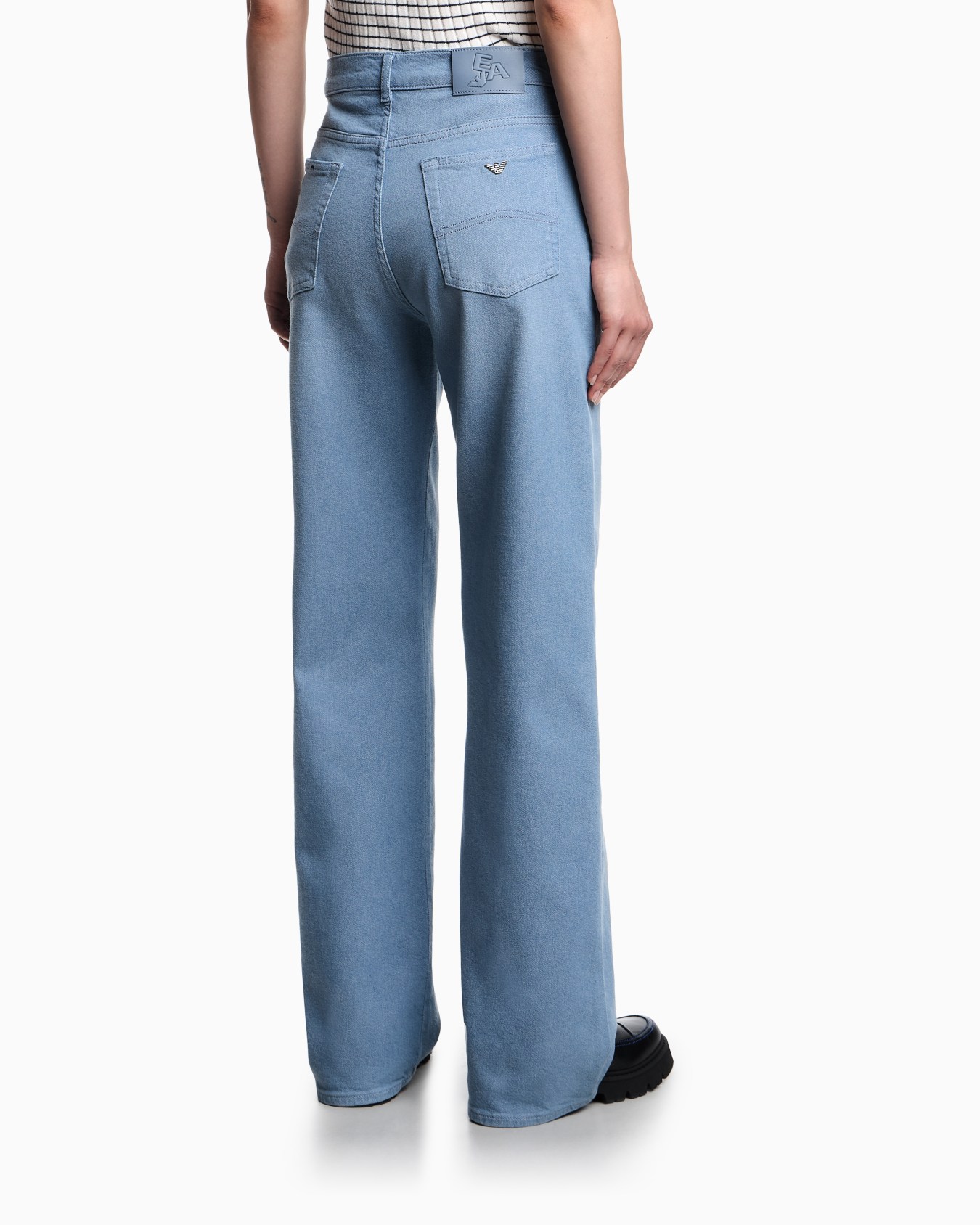 Jean J7E taille mi-haute et jambe droite en sergé de coton teint en fil Diapositive 2